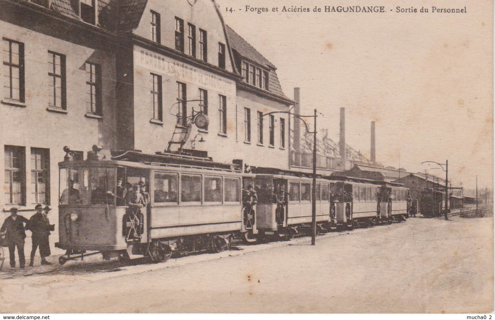 57 - HAGONDANGE - SORTIE DU PERSONNEL DE LA FORGE - TRAMWAY - Hagondange