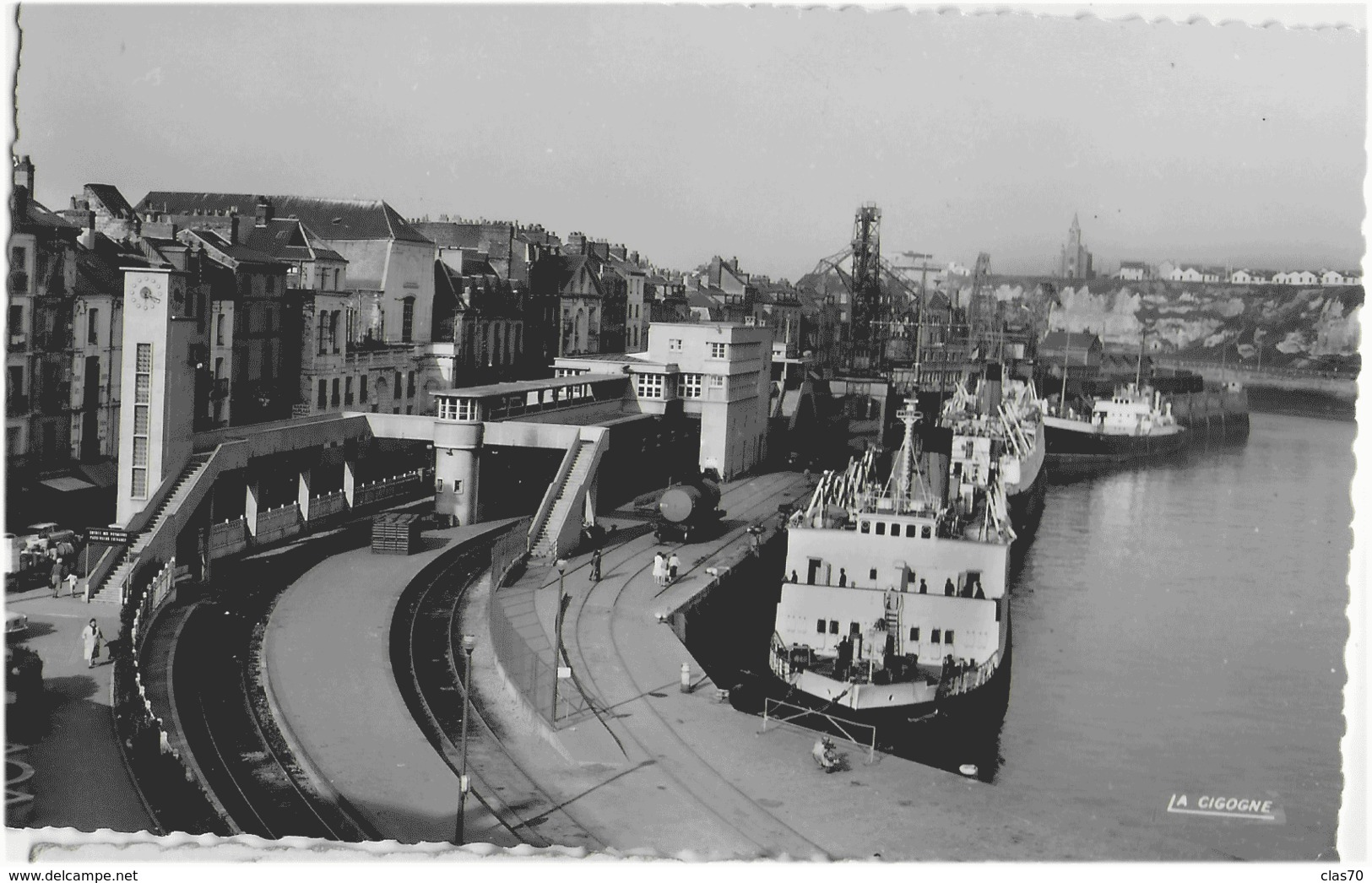 DIEPPE - LA GARE MARITIME - BELLE ANIMATION -  VERS 1950 - Dieppe