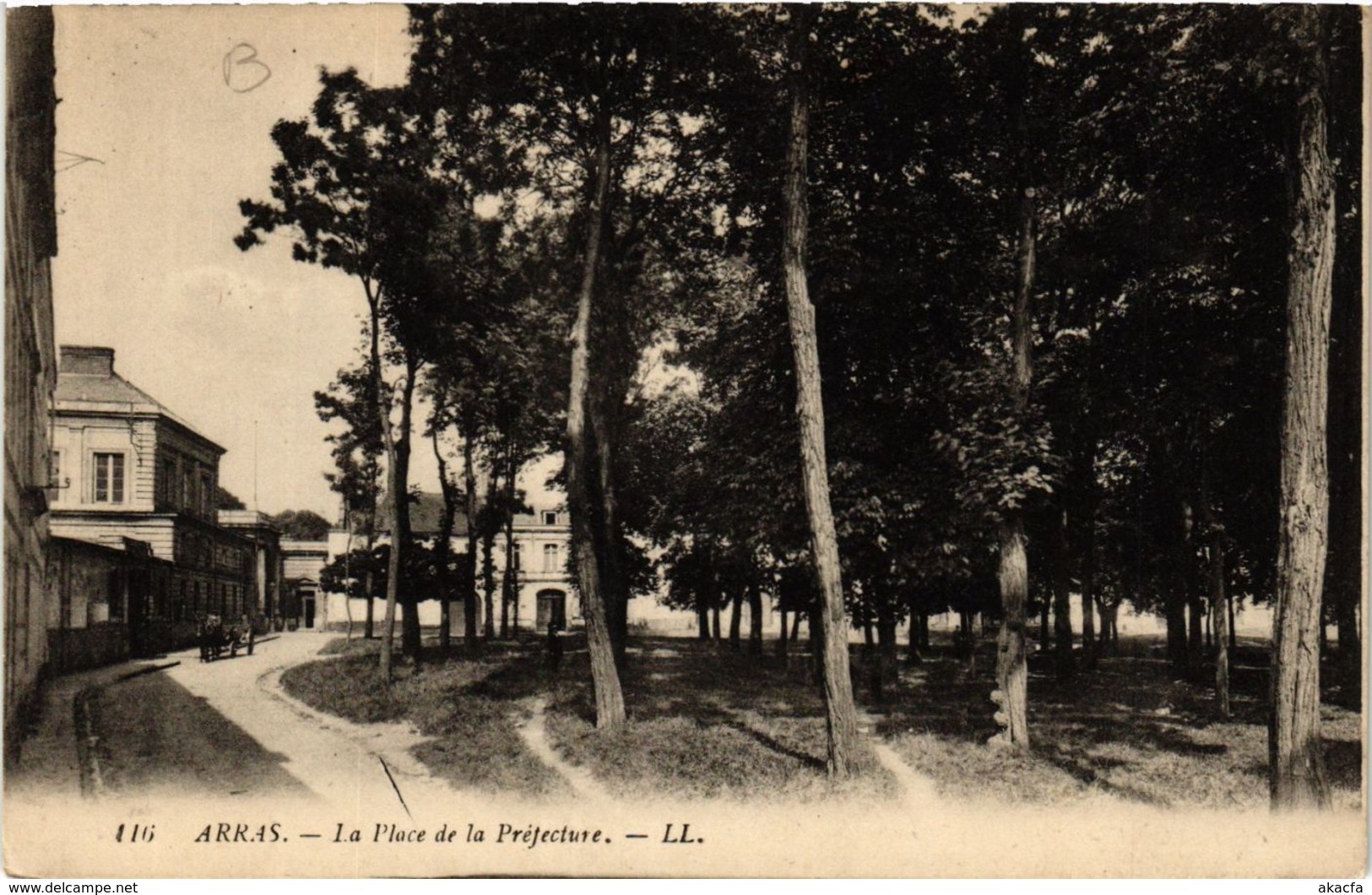 CPA ARRAS La Place De La Préfecture (414316) - Arras