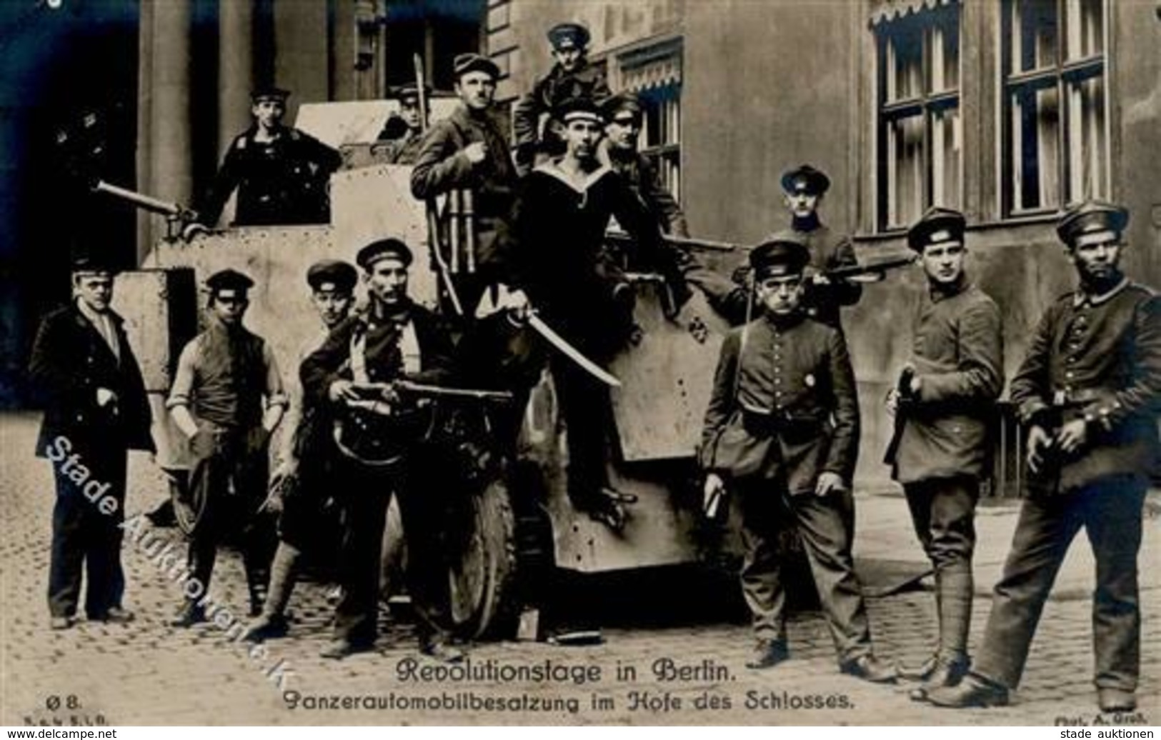 REVOLUTION BERLIN 1918/1919 - REVOLUTIONSTAGE In BERLIN - Panzerautomobilbesatzung Im Hofe Des Schlosses I-II - Geschichte