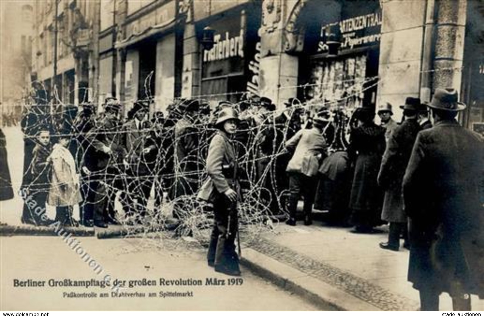 Revolution Paßkontrolle Am Spittelmarkt Foto AK I-II - Histoire