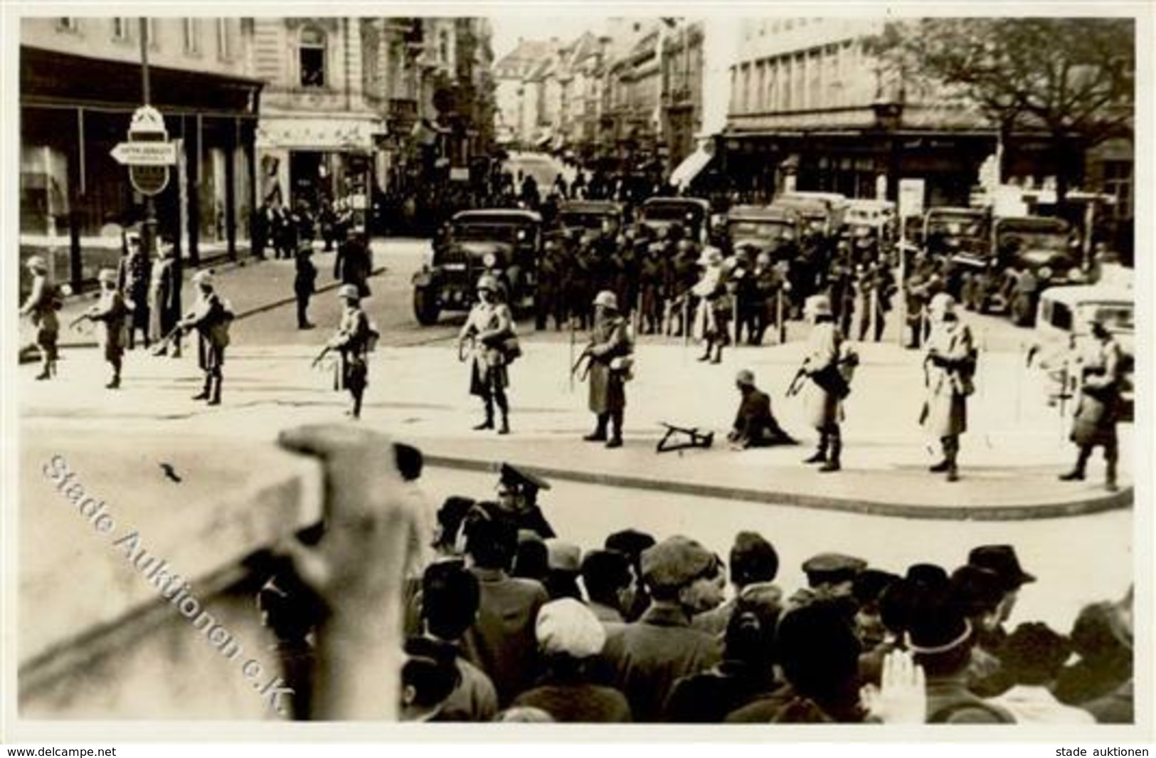 ÖSTERREICH-ANSCHLUSS 1938 WK II - Foto-Ak -GRAZ - Im Belagerungszustand Bismarckplatz 11.März 1938 - 2 Stunden Vor Der B - Guerra 1939-45