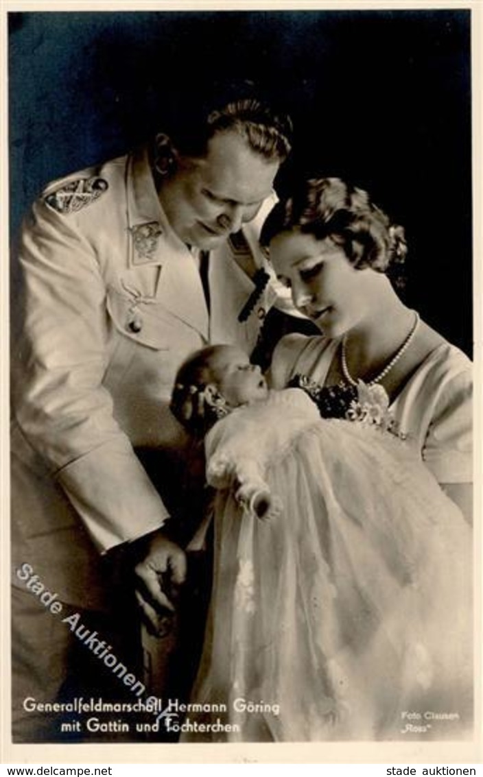 Göring WK II Mit Frau Uhnd Tochter Foto AK I-II - Guerre 1939-45
