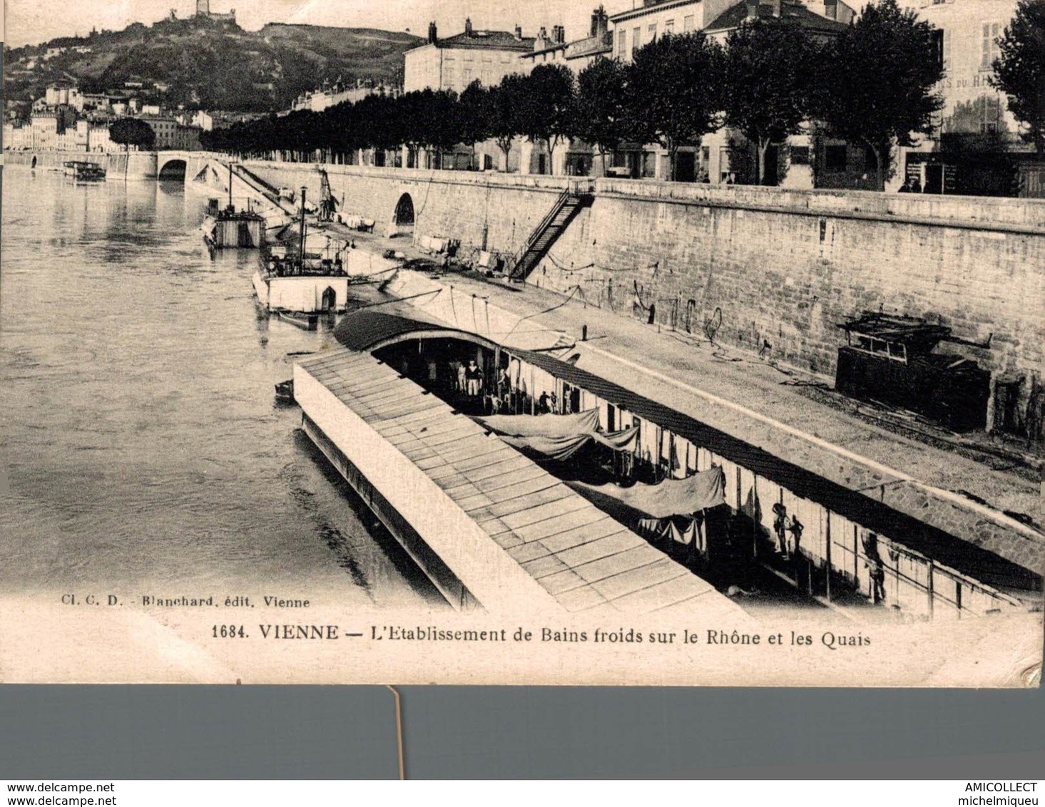 2729-2019     VIENNE     L ETABLISSEMENT DE BAINS FROIDS SUR LE RHONE ET LES QUAIS - Vienne