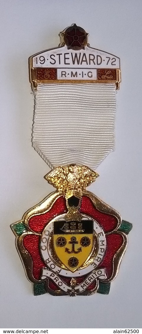 MEDAILLE ROYALE MACONNIQUE . R.M.I.G . INSTITUTION POUR FILLES . 1972 . - Professionnels/De Société