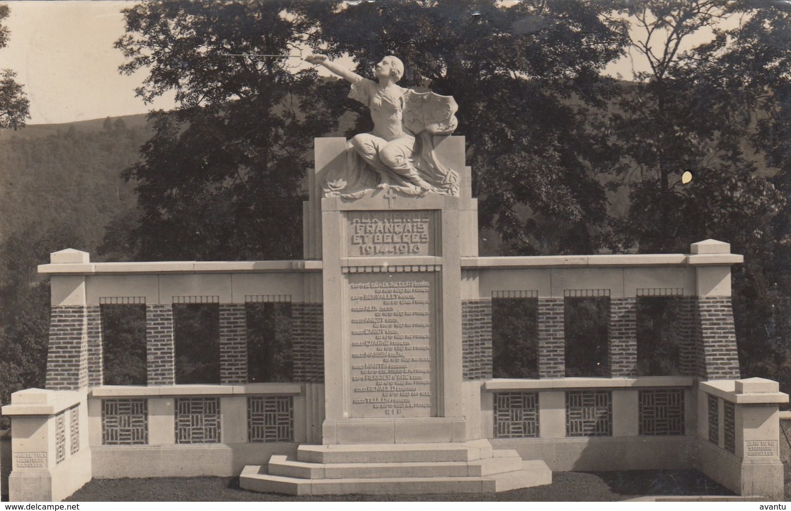 BOUILLON / MONUMENT FRANCO BELGE  / GUERRE 1914-18 - Bouillon