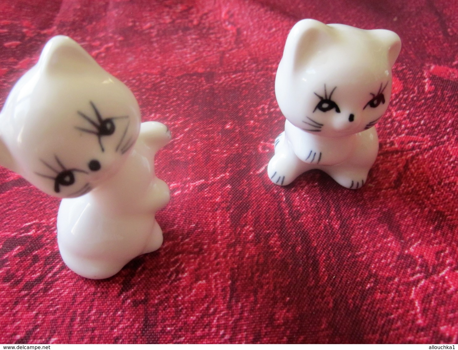 LOT DE 2 CHATS CAT IN CERAMIC + CYGNE + COCHONNET OU BISOU NOUNOURS ,? -Miniatures Décoratives  Animaux - Dieren