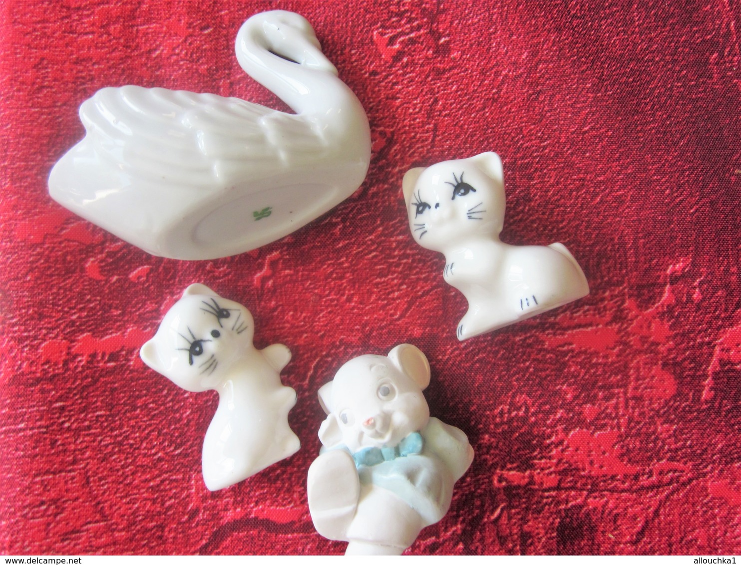 LOT DE 2 CHATS CAT IN CERAMIC + CYGNE + COCHONNET OU BISOU NOUNOURS ,? -Miniatures décoratives  Animaux