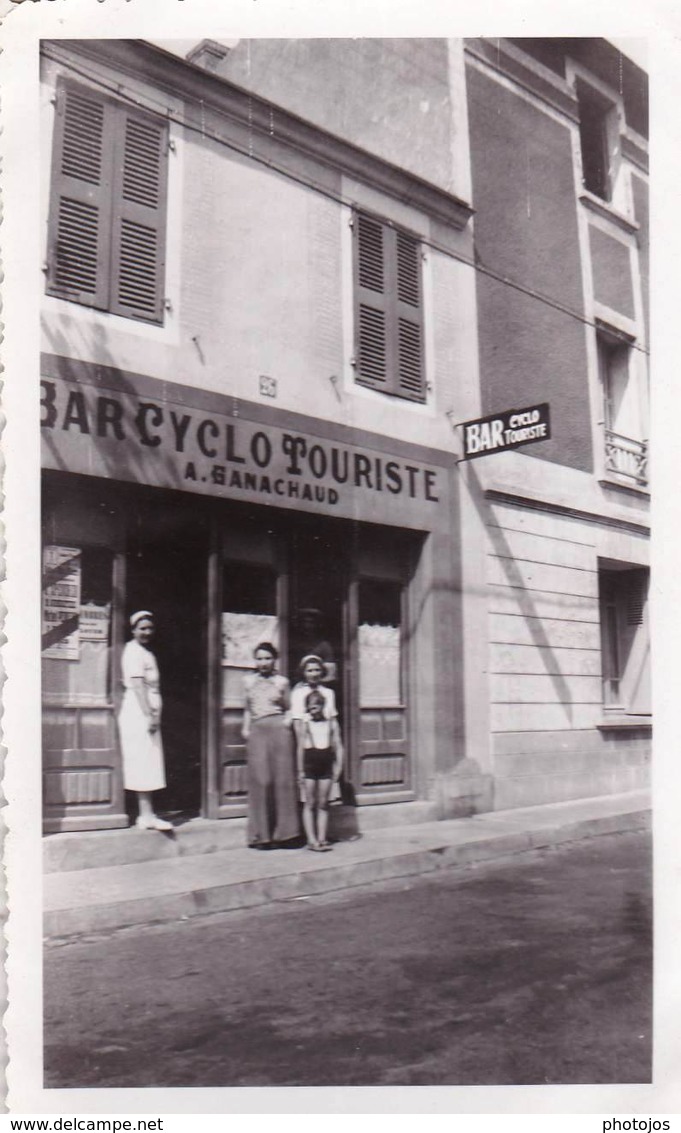 Petite Photo  Bar Cyclo Touriste  A Ganachaud Auix  Sables D'Olonne (85) Au N° 26 D'une Rue à Déterminer - Métiers