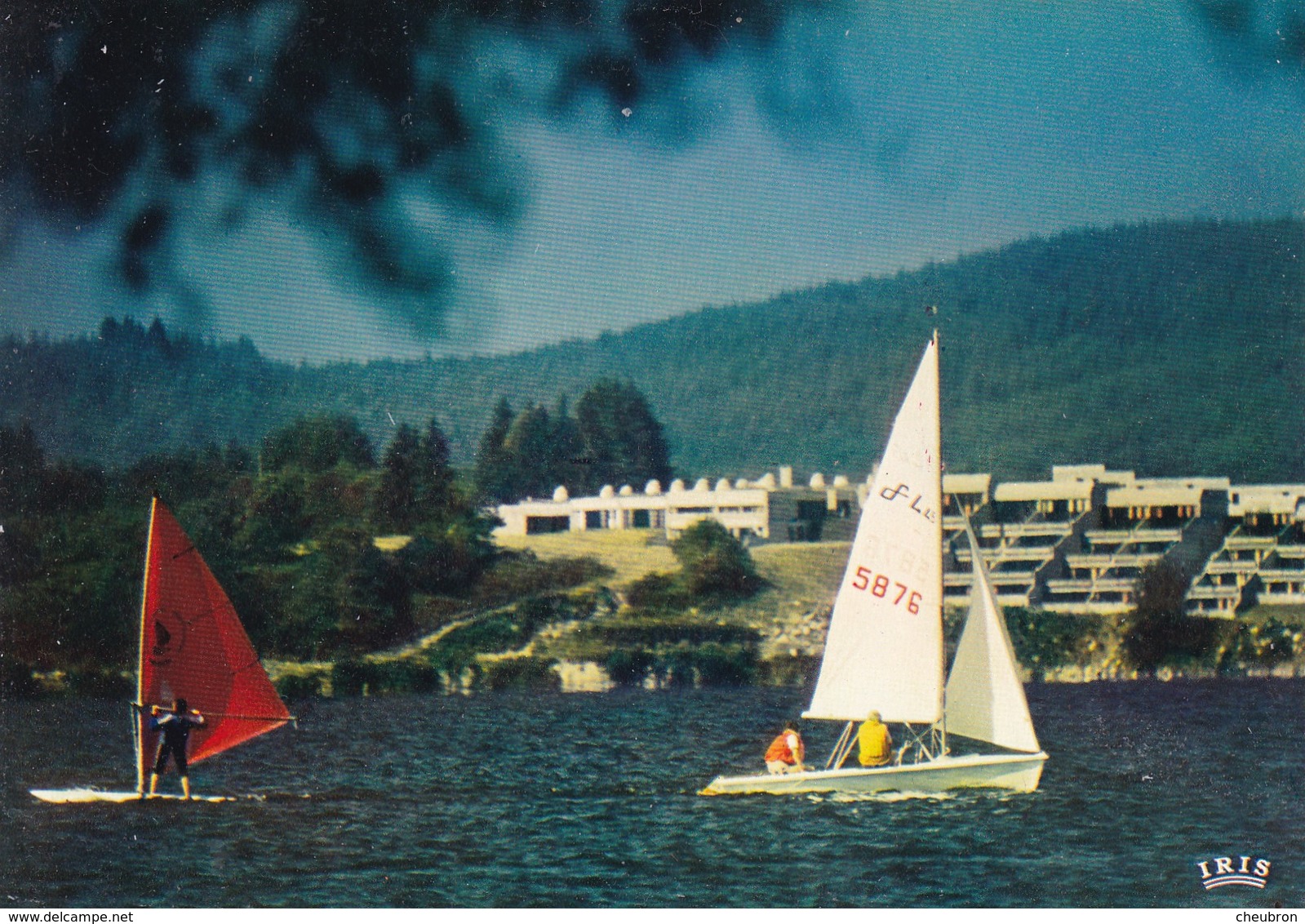 87. LAC DE VASSIVIERE.  VOILIER ET WINDSURF A PIERREFITTE - Autres & Non Classés