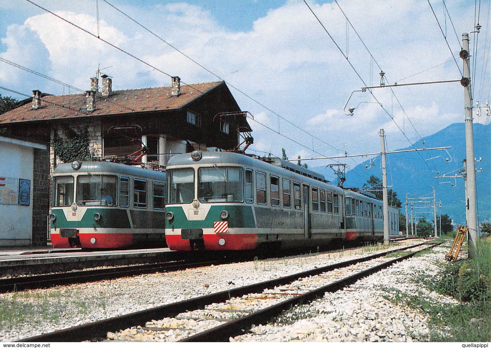 09483 "FERROVIA TRENTO /MALE'  - STAZIONE DI CLES - INCROCIO DI CONVOGLI - 1986"   CART NON SPED - Stazioni Con Treni