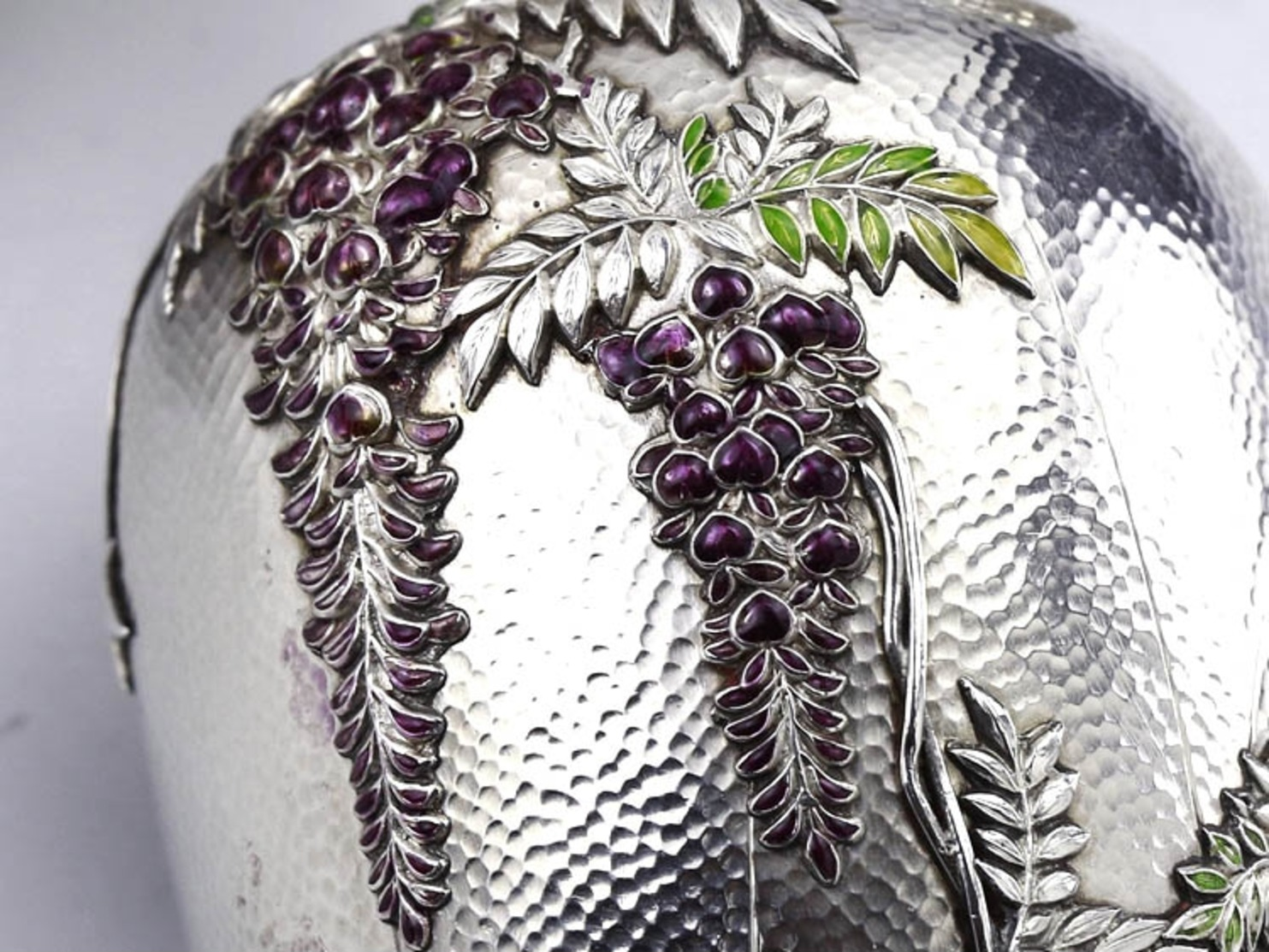 Japan's Meiji（1868--1912） Period Sterling Silver Grape Rattan Vase - Oriental Art