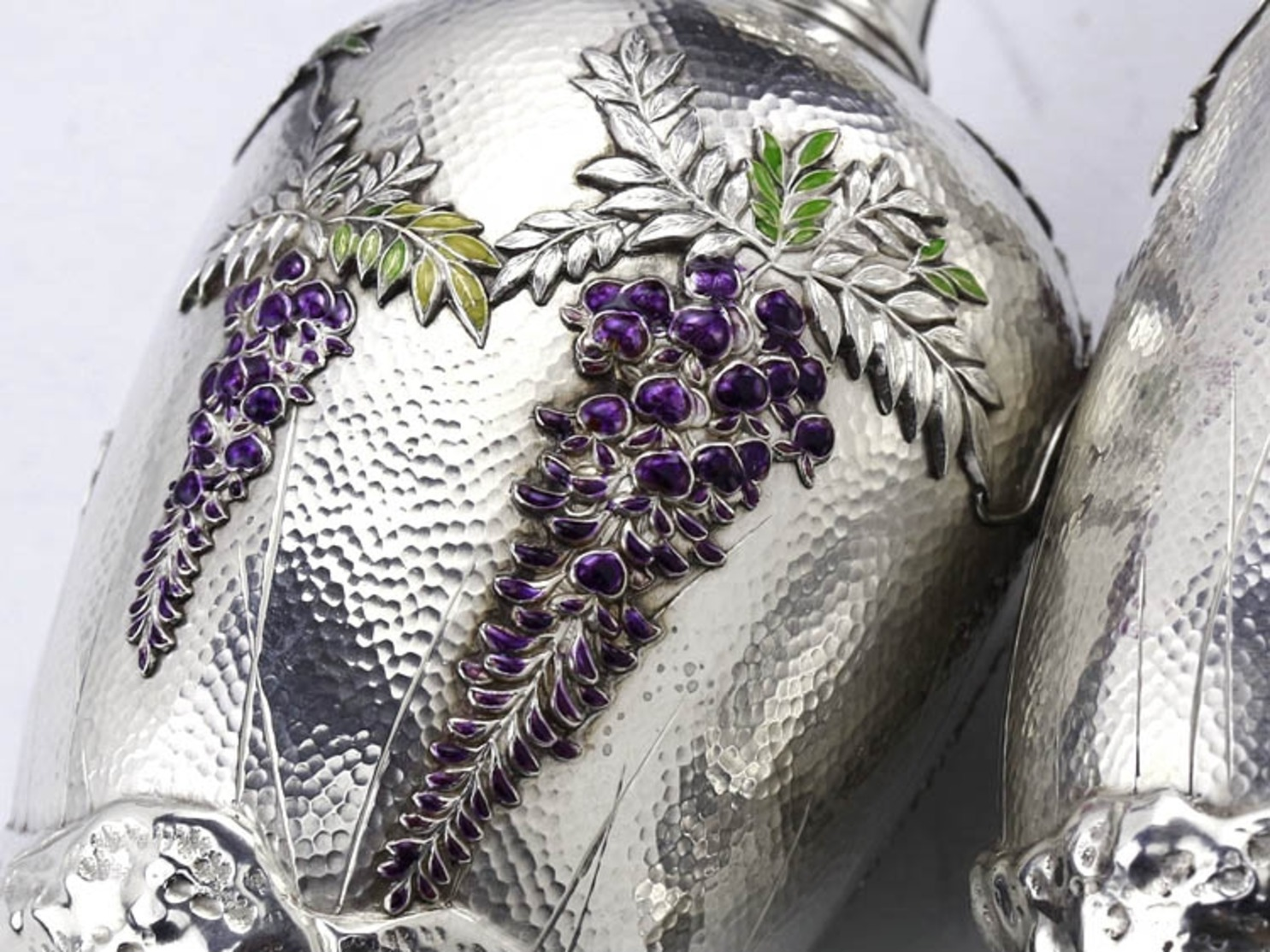 Japan's Meiji（1868--1912） Period Sterling Silver Grape Rattan Vase - Arte Orientale