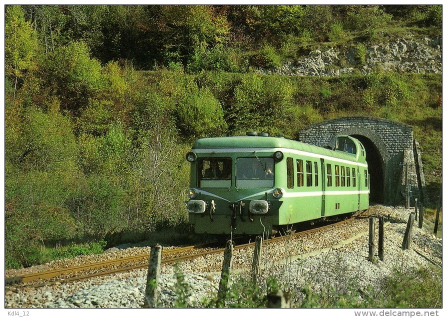 RU CT 02 - Autorail Picasso  X 3900 Au Tunnel De La Gouille Au Cerf Vers LEZAT - Jura - SNCF - Trains