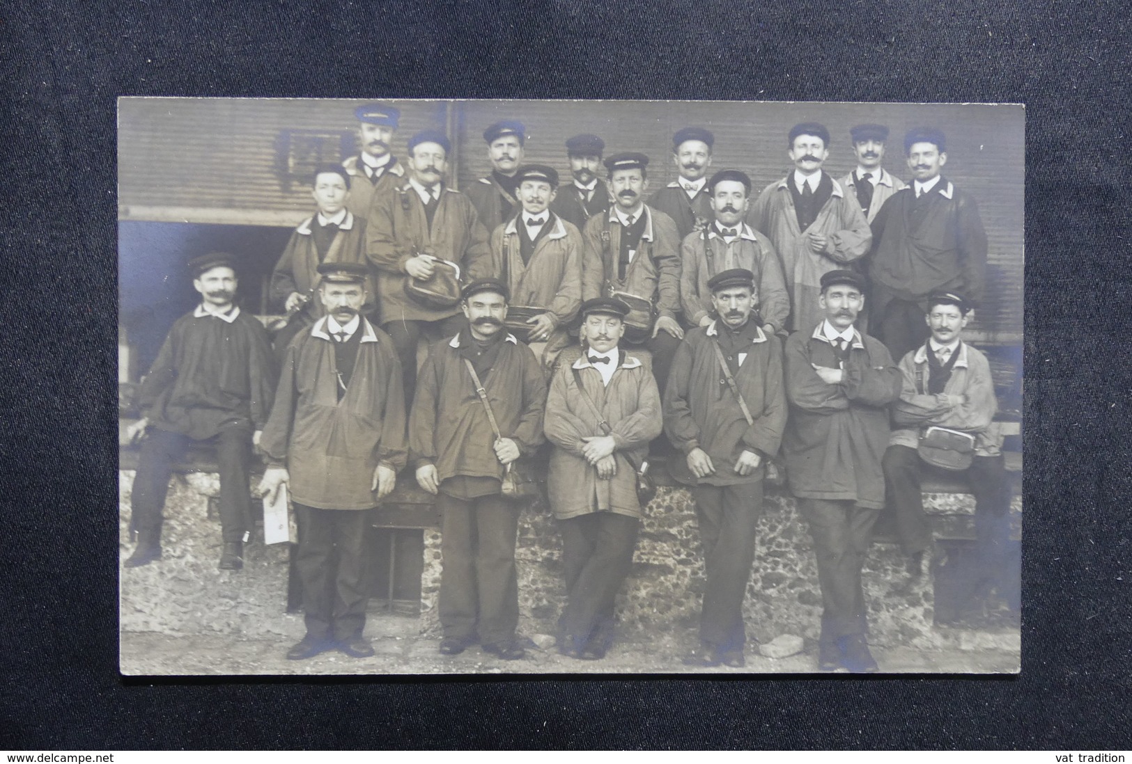 FRANCE - Carte Postale Photo - Groupe De Personnages En Uniformes  - L 40995 - A Identifier