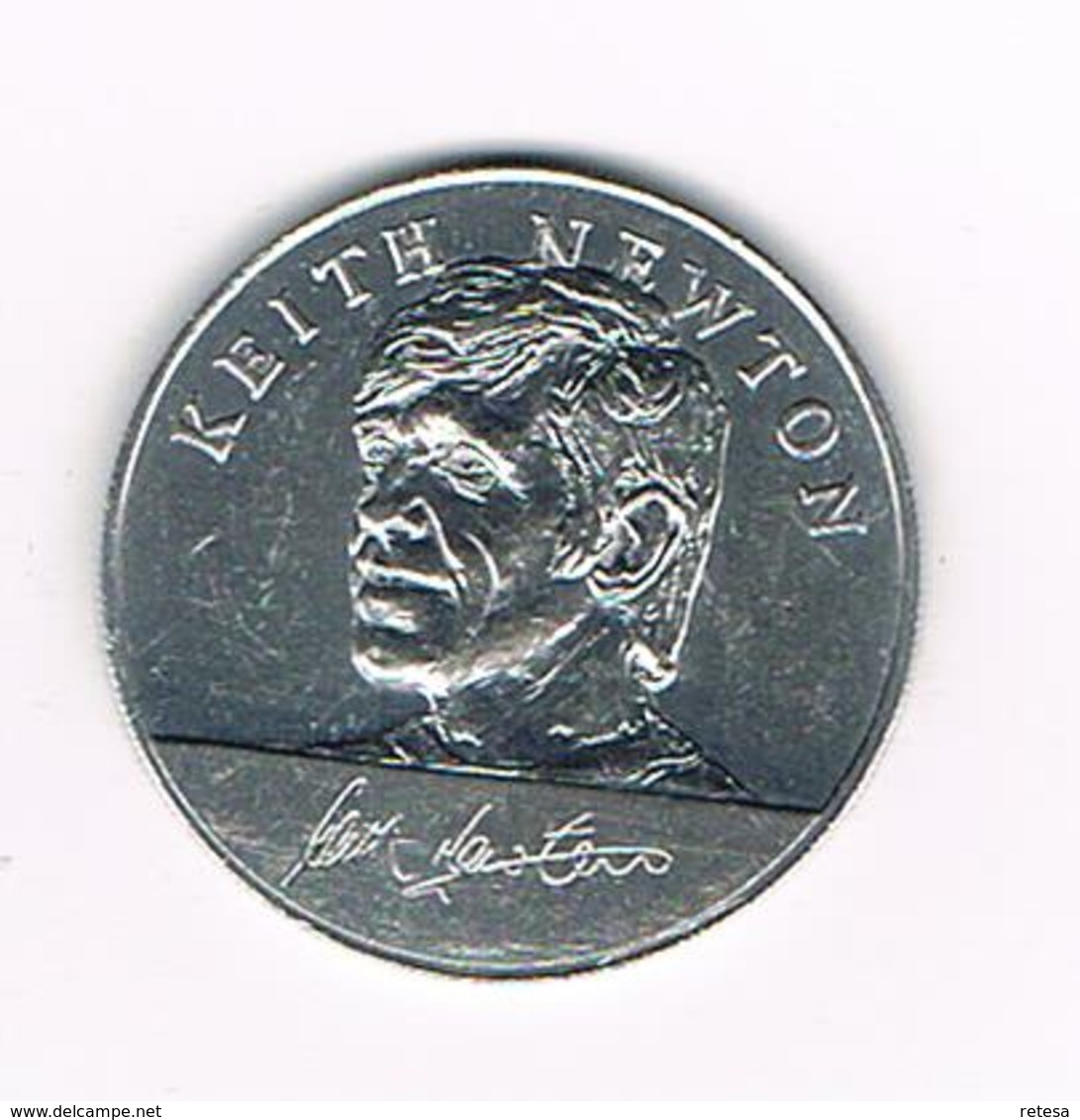 //  TOKEN  KEITH NEWTON   ENGLAND WORLD CUP  SQUAD  MEXICO  1970 ESSO - Souvenirmunten (elongated Coins)