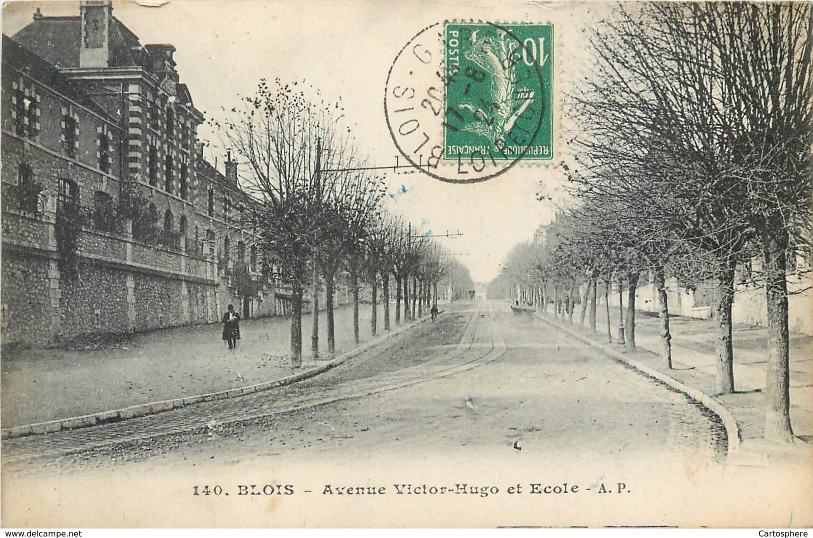 CPA 41 Loir Et Cher Blois Avenue Victor Hugo Et Ecole - Blois