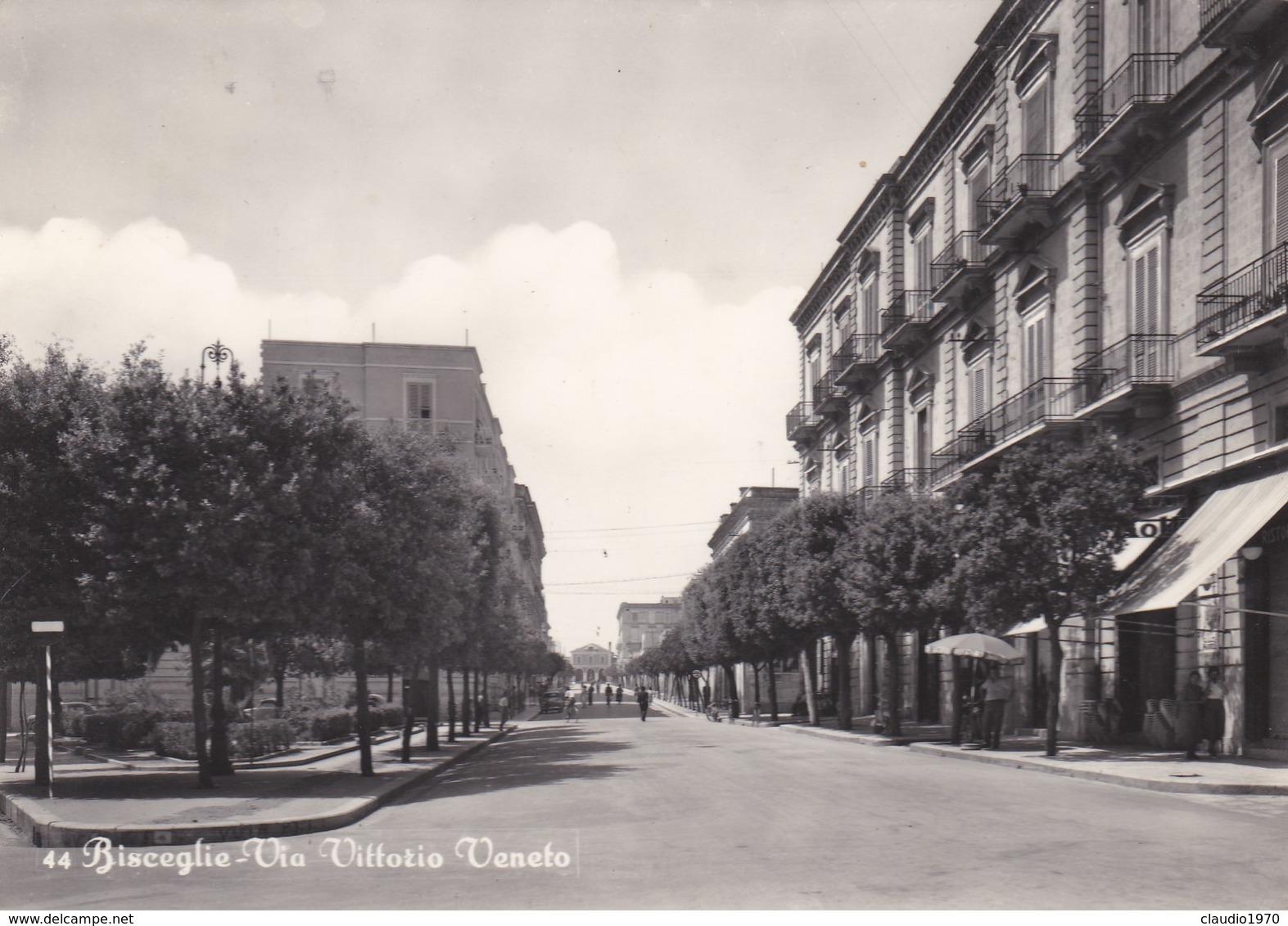 CARTOLINA  - BARI - BISCEGLIE - VIA VITTORIO VENETO - VIAGGIATA ANNULLO AMB. PER BERGAMO - Bari