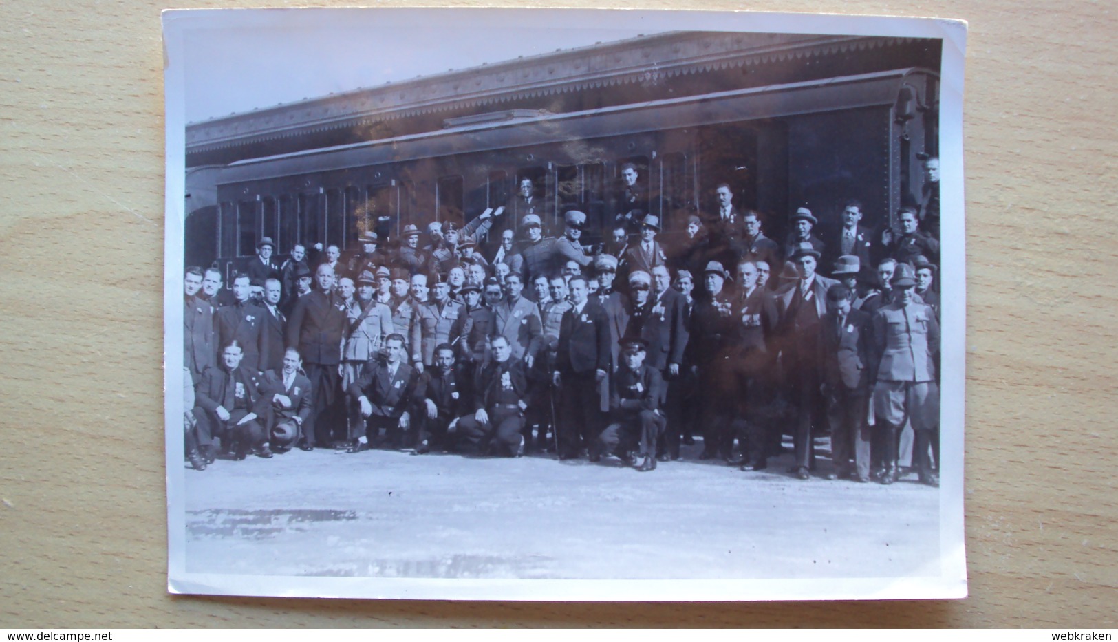 FRIULI VENEZIA GIULIA FOTO D'EPOCA DELEGAZIONE PARTENZA TRENO STAZIONE MILITARI SPORT MISURA CM. 18x13 - Autres & Non Classés