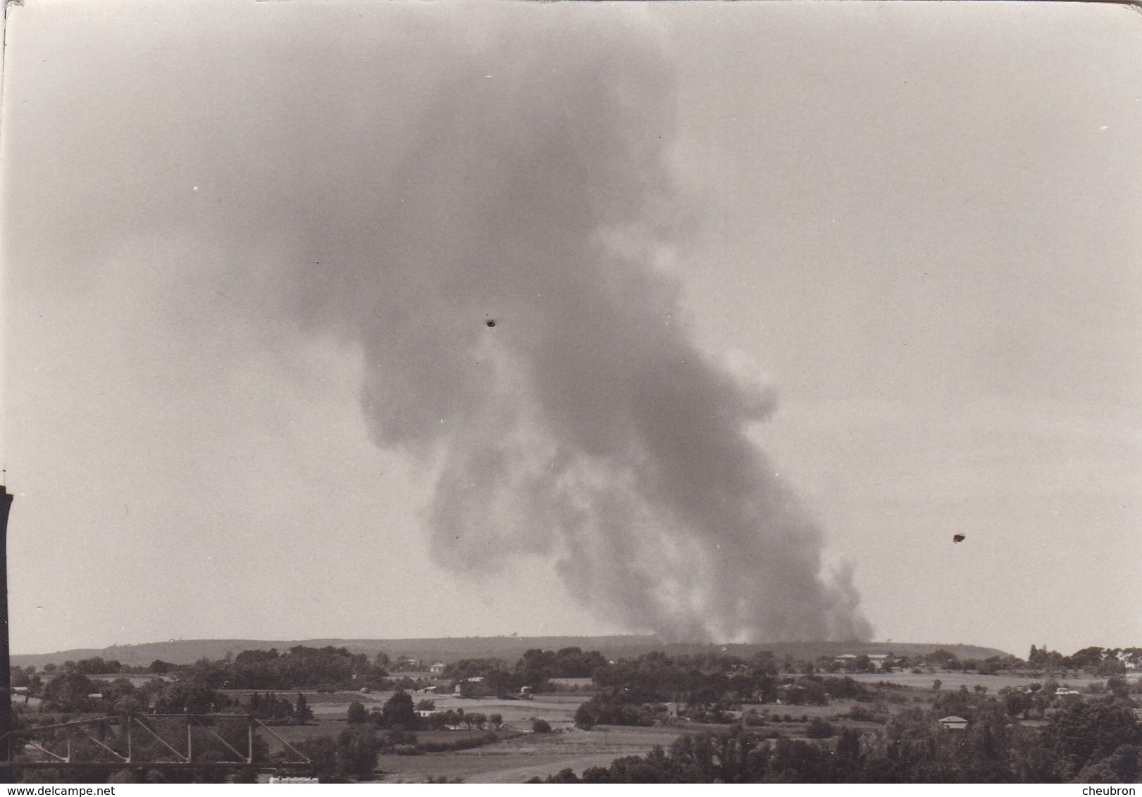 06. VENTABREN - COUDOUX. . EVOLUTION DE L'INCENDIE DU 6 JUIN 1966. 8 PHOTOS D'UN AMATEUR.PRISES DE SON BALCON. - Places