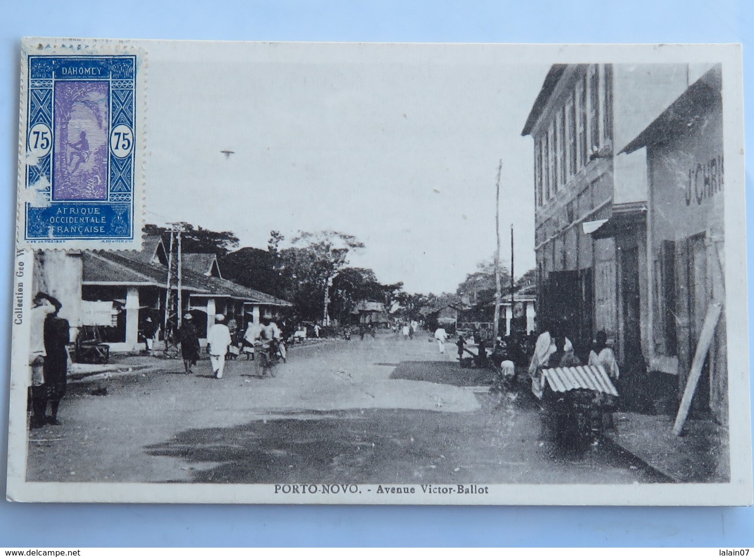 C. P. A. : Benin, Dahomey : PORTO-NOVO : Avenue Victor Ballot Animé, Timbre En 1934 - Benin