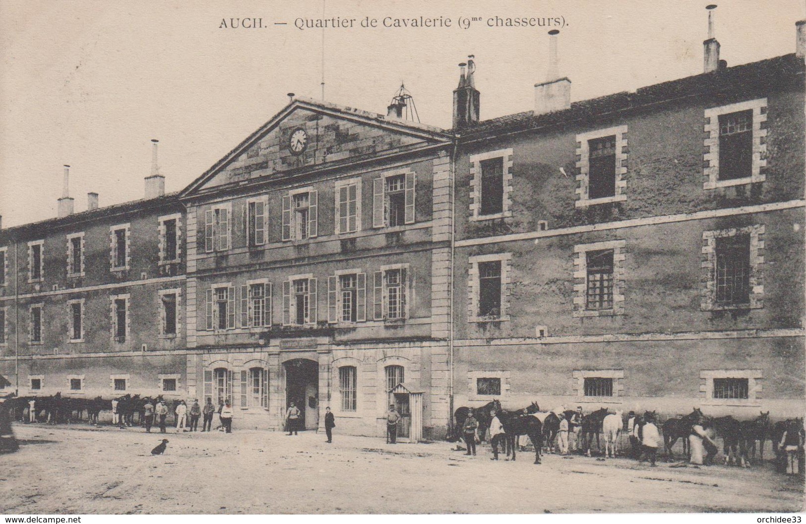 CPA Auch - Quartier De Cavalerie (9me Chasseurs ) (avec Animation) - Auch