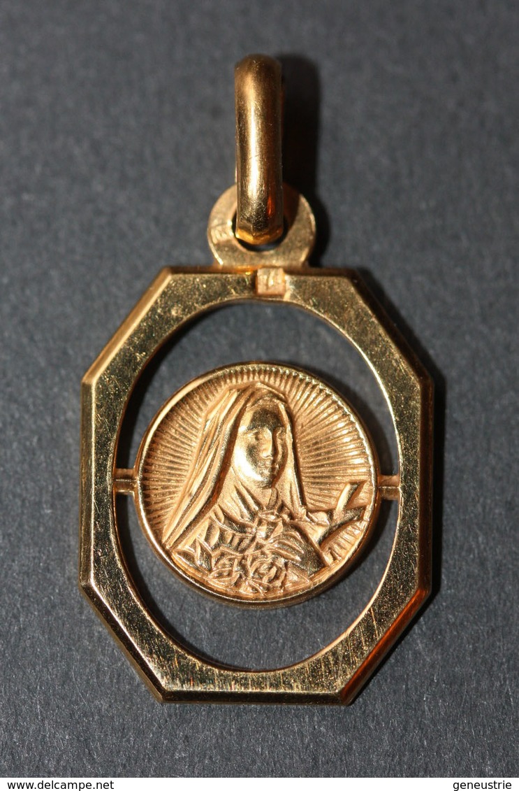 Beau Pendentif Médaille Religieuse Années 30 Art Déco "Sainte Thérèse De L'Enfant Jésus - Lisieux" Religious Medal - Religion & Esotérisme