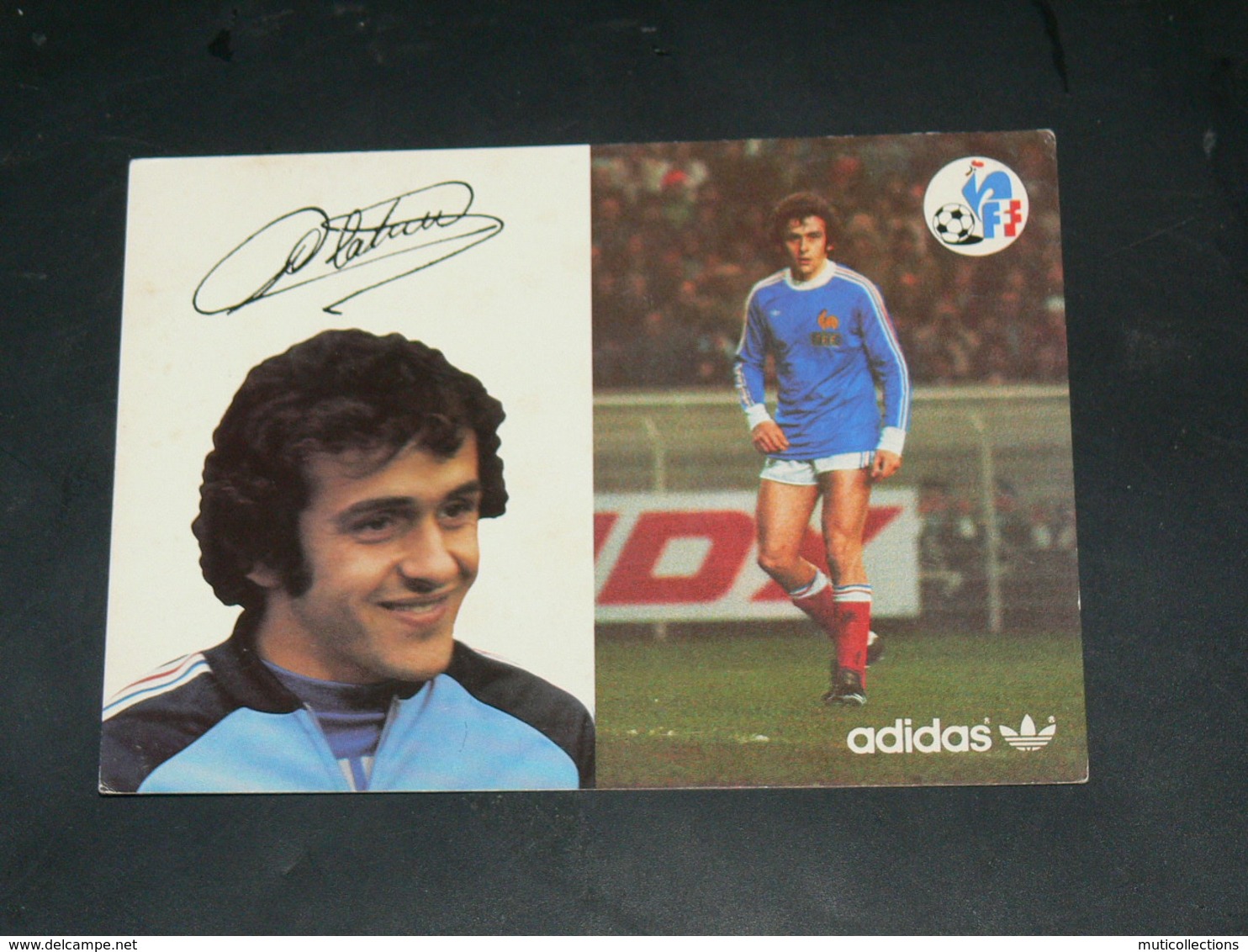 SPORT FOOTBALL / EQUIPE DE FRANCE 1978  / JOUEUR +DEDICACE IMPRIME  / CIRC /  EDITION ADIDAS - Football