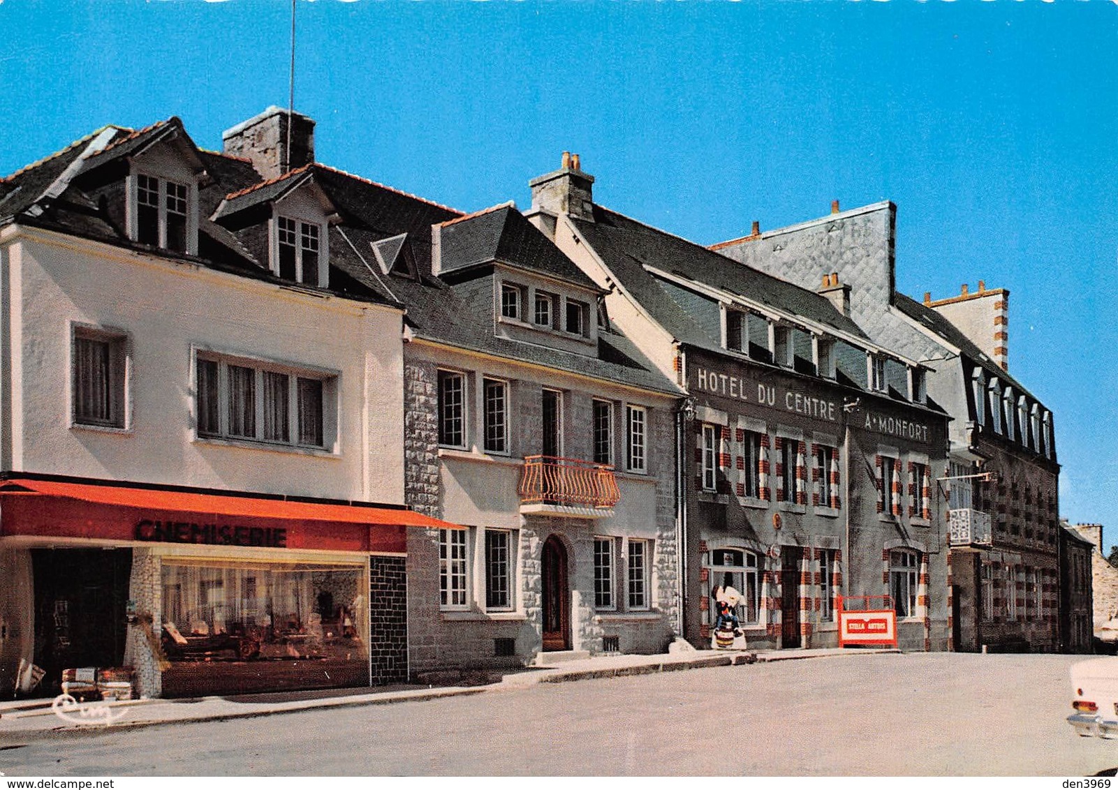 CALLAC - Place Du Centre - Hôtel Du Centre A. Monfort - Chemiserie - Callac