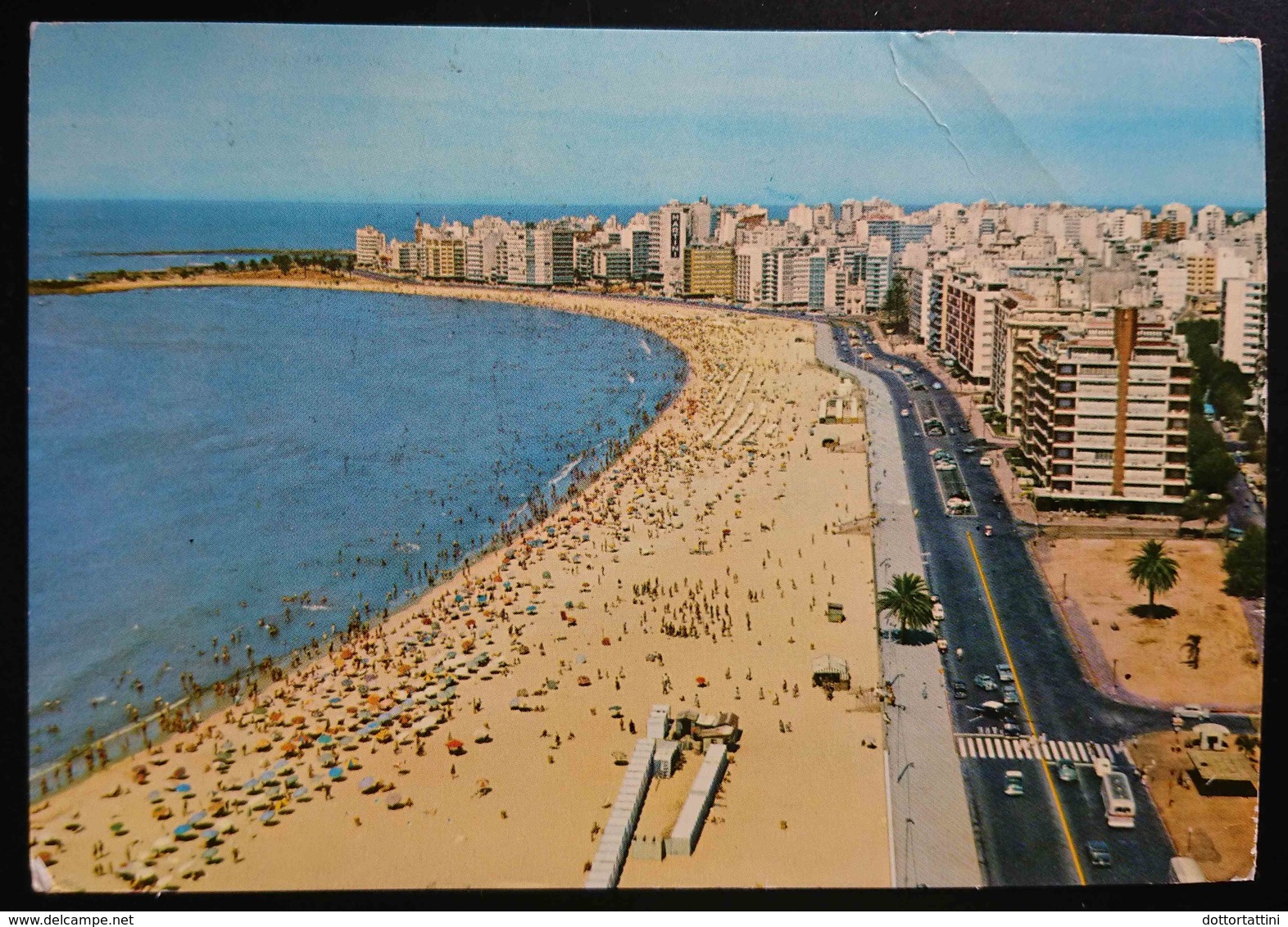 MONTEVIDEO (Uruguay) - Vista Parcial De La Playa Pocitos - Josè Garibaldi Stamp -  Vg - Uruguay