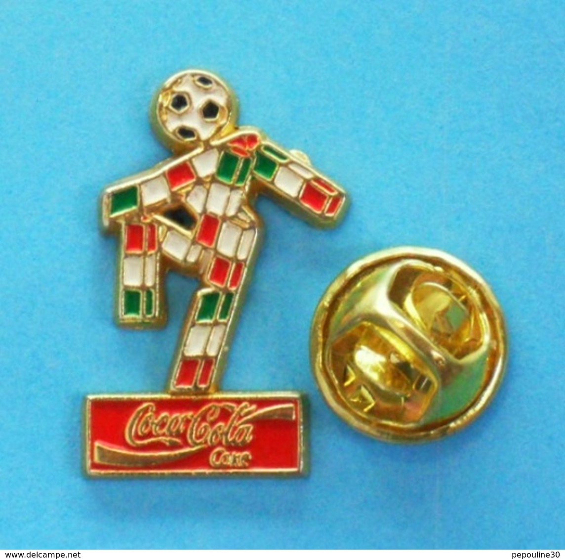 1 PIN'S //   ** COCA COLA COKE / MASCOTTE COUPE DU MONDE / ITALIE 1990 ** - Coca-Cola