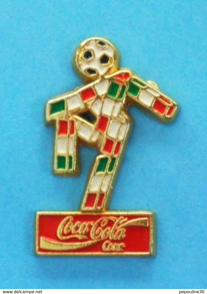 1 PIN'S //   ** COCA COLA COKE / MASCOTTE COUPE DU MONDE / ITALIE 1990 ** - Coca-Cola
