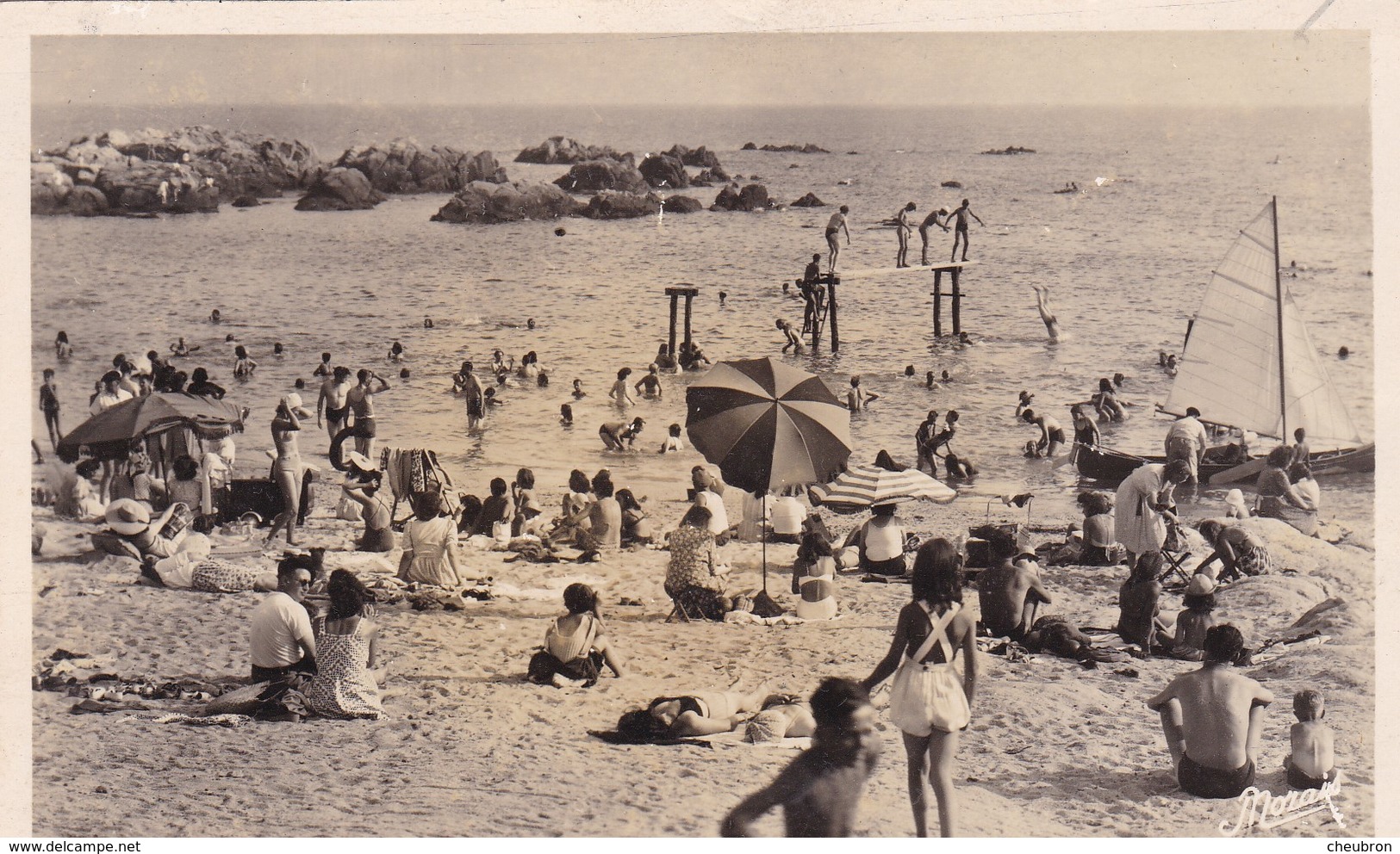 44. LE CROISIC.  CPA. ANIMATION SUR LA PLAGE DE PORT LIN . ANNÉE 1951 + TEXTE - Le Croisic