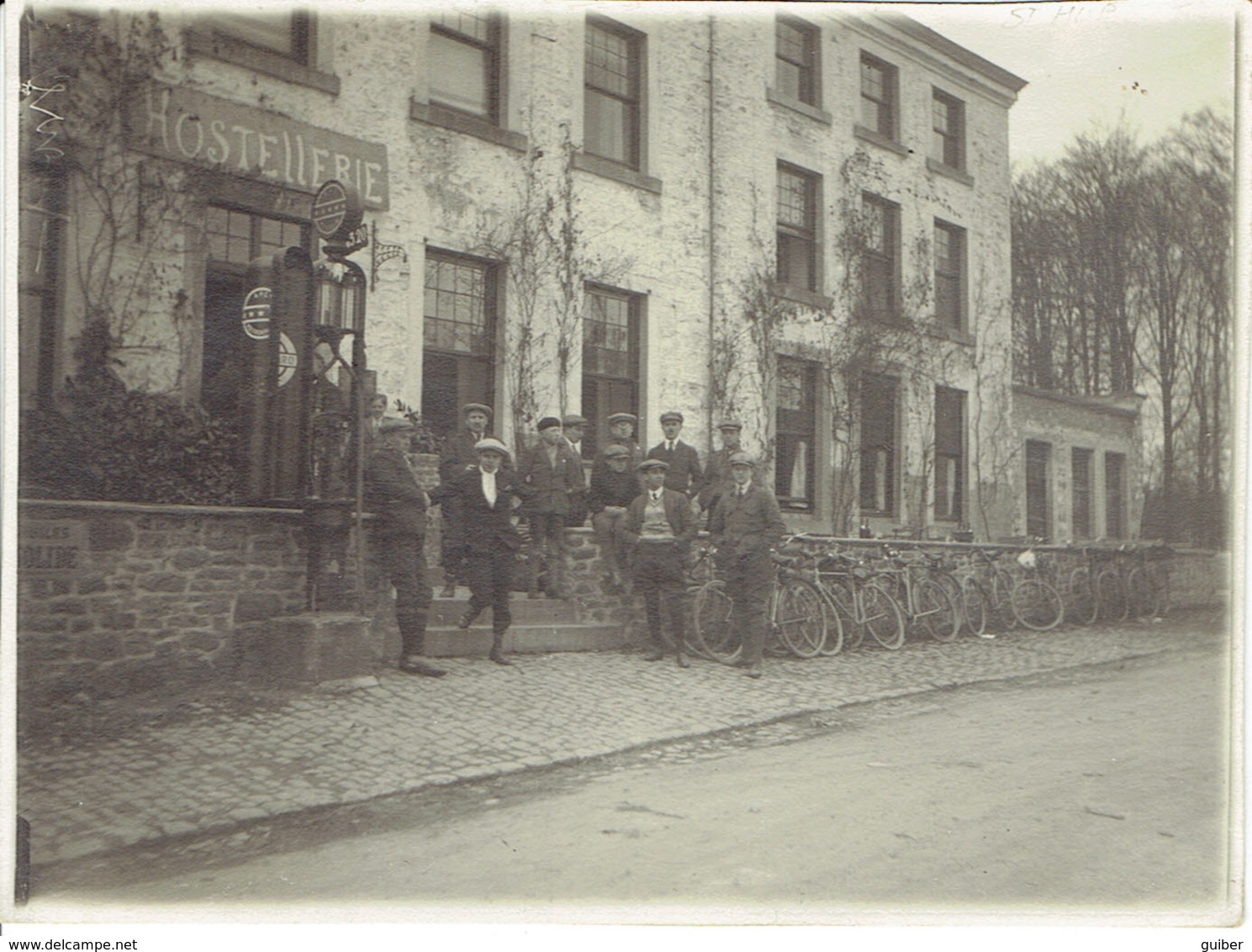 Tenneville Hostellerie De Champlon Pompe A Essence Animée Cycliste Photo 116X87mm - Tenneville