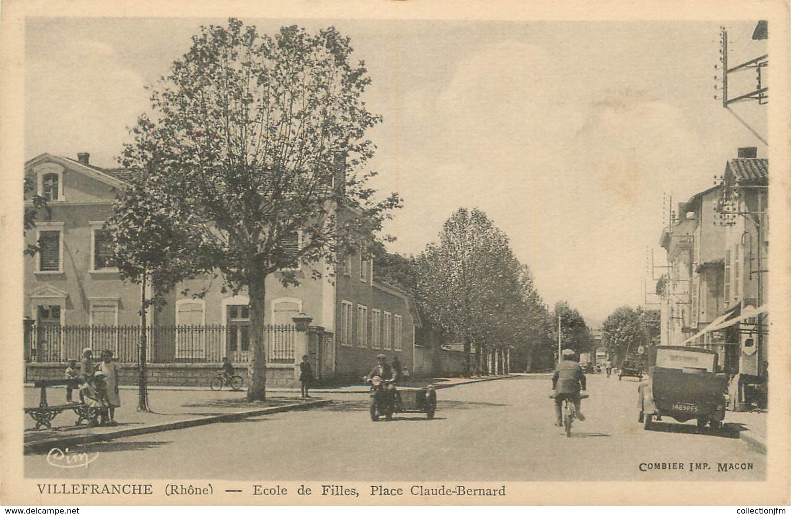 CPA FRANCE 69 "Villefranche Sur Saône, Ecole De Filles Place Claude Bernard" - Villefranche-sur-Saone