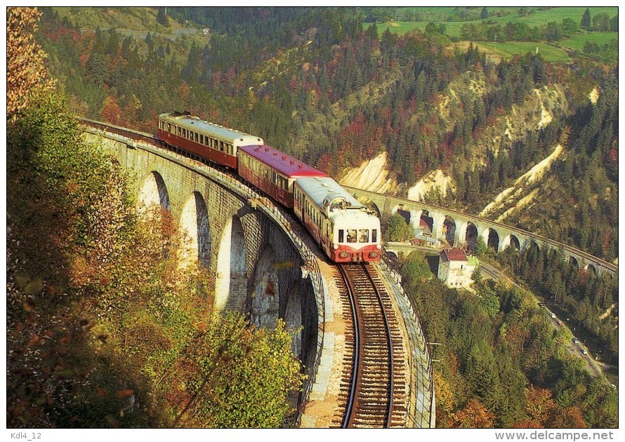 RU CT 24 - Autorail Picasso X 3800 Et X 2800 Sur Le Viaduc Des Crottes à MORBIER (39) - SNCF - Trains