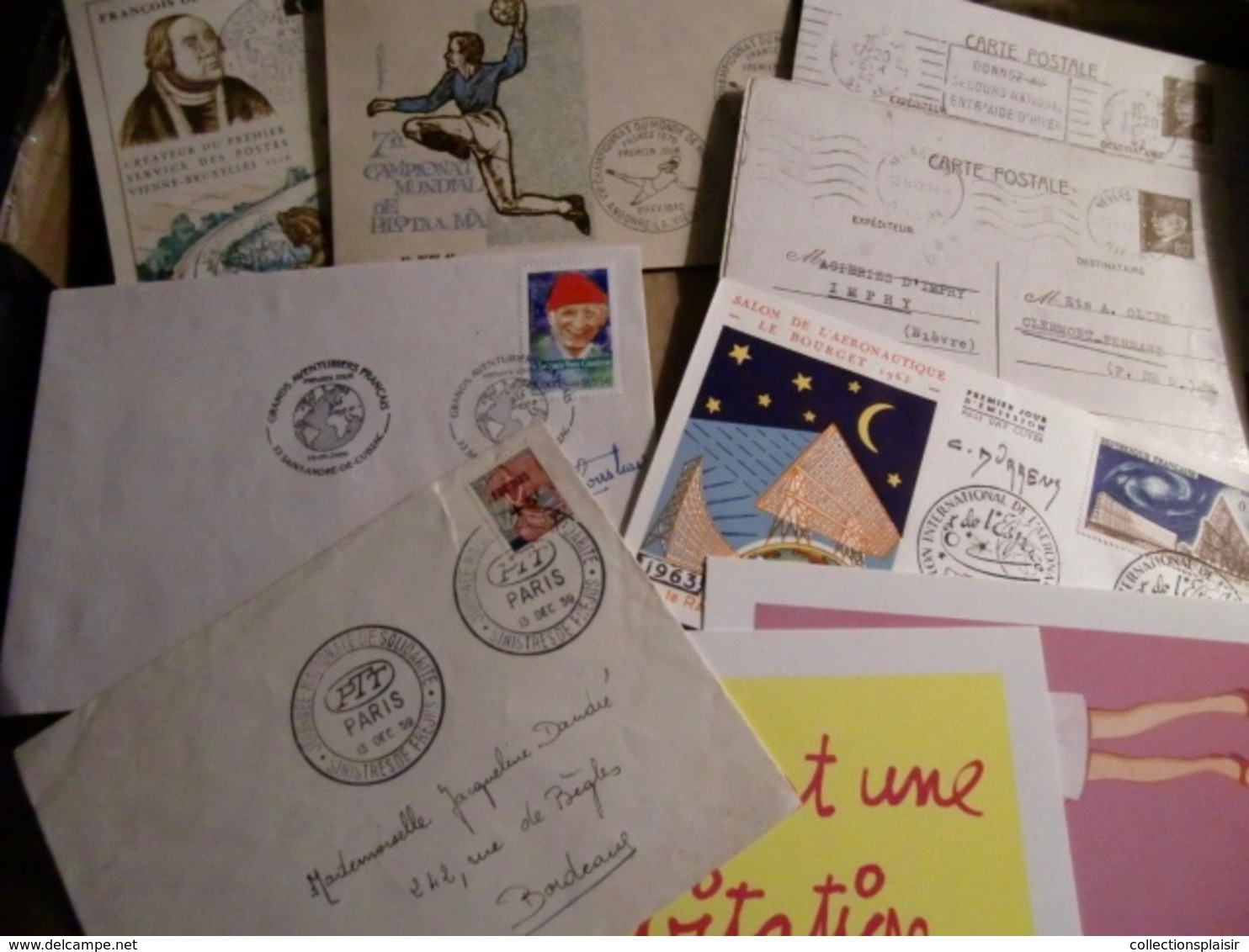 FRANCE LIQUIDATION UN GROS CARTON TIMBRES FDC DOCUMENTS DE TOUT DE TOUT A DECOUVRIR DERNIER LOT