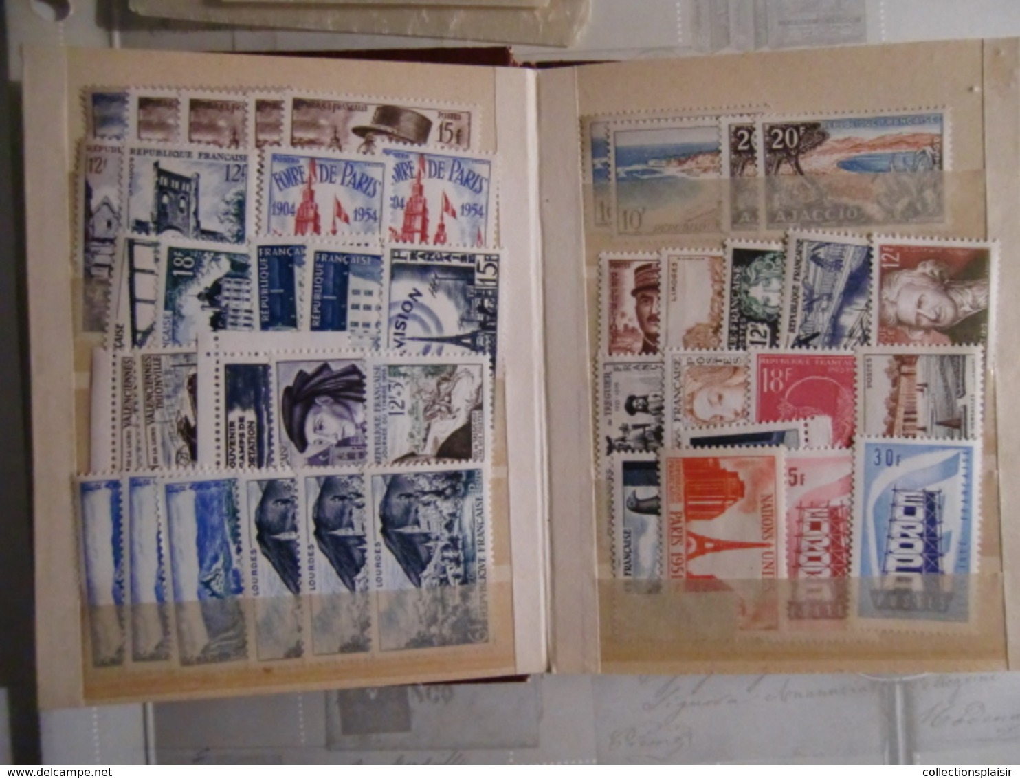 FRANCE LIQUIDATION UN GROS CARTON TIMBRES FDC DOCUMENTS DE TOUT DE TOUT A DECOUVRIR DERNIER LOT