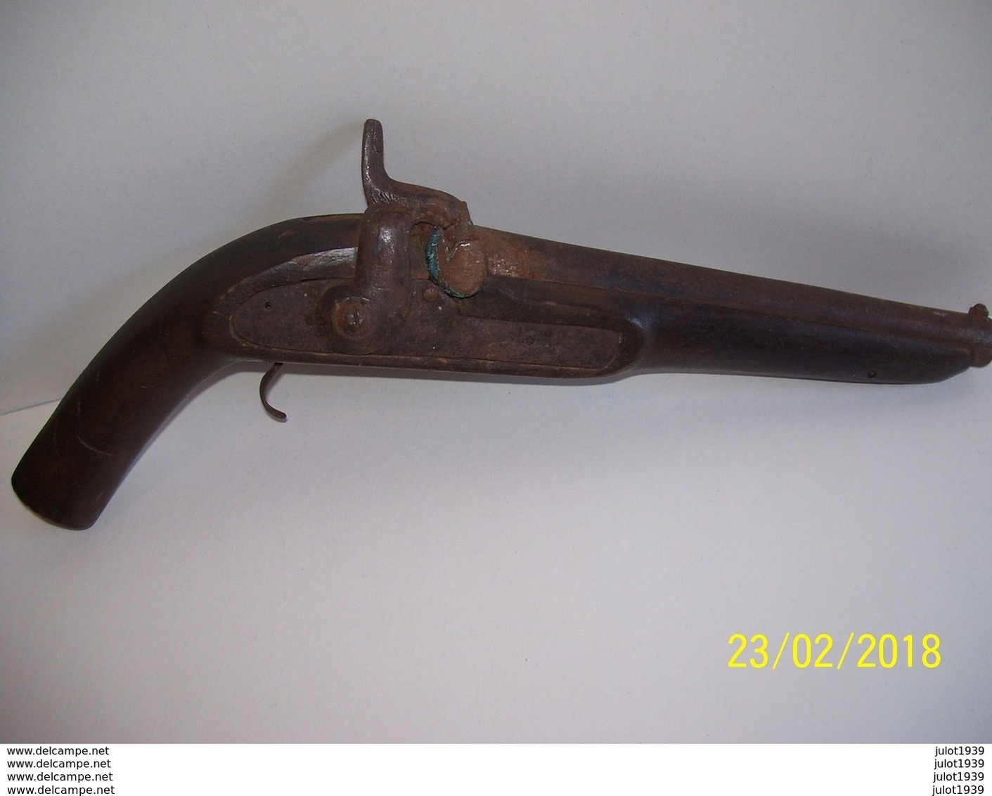 PISTOLET + CADEAU . Très Très Anciens . Dit Aussi " MOUSQUET" .+ 1 Autre Pistolet De Collection En CADEAU !!!!!!!!! - Autres & Non Classés