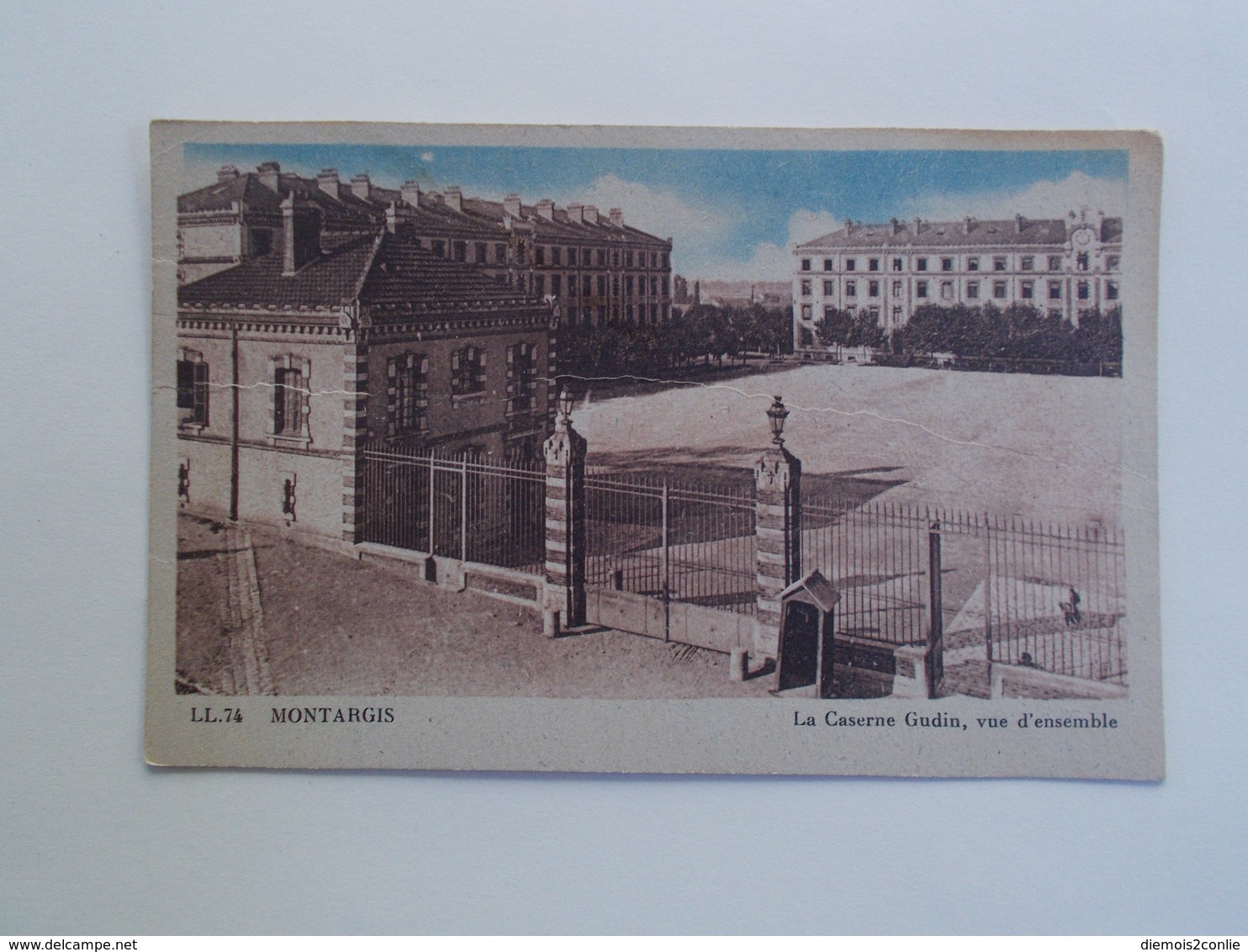 Carte Postale  - MONTARGIS (45) - La Caserne, Vue D'ensemble (3364) - Montargis