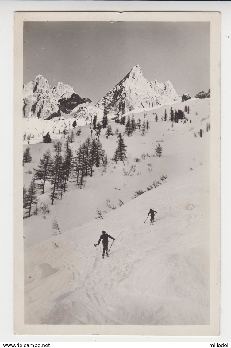 CC 220  /   CHAMONIX  ,  Piste De L' Aiguille Du  Midi ( 2 Skieurs ) - Chamonix-Mont-Blanc