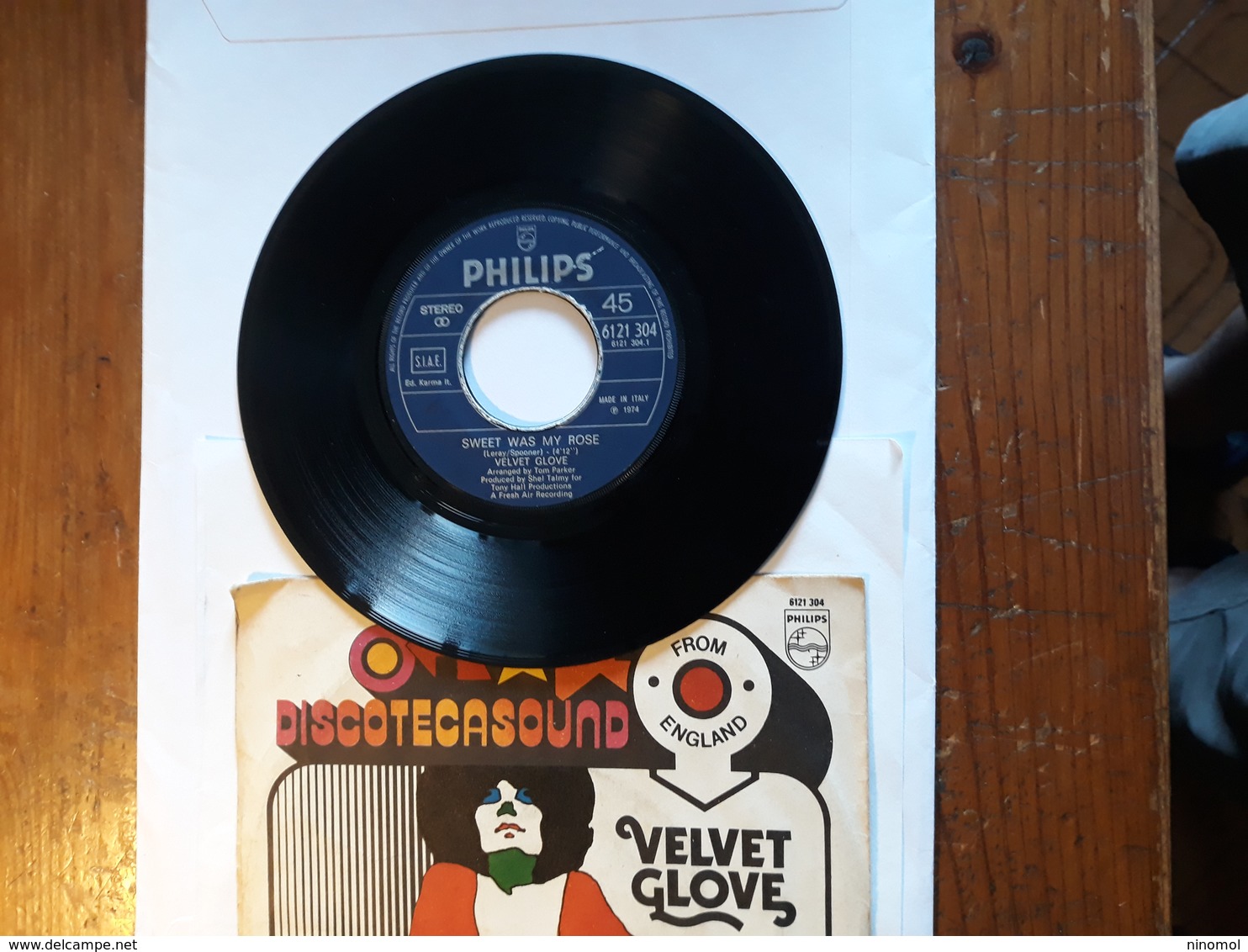 Velvet Glove  -  1974. Sweet Was My Rose  -  Philips  6121 304 - Soul - R&B