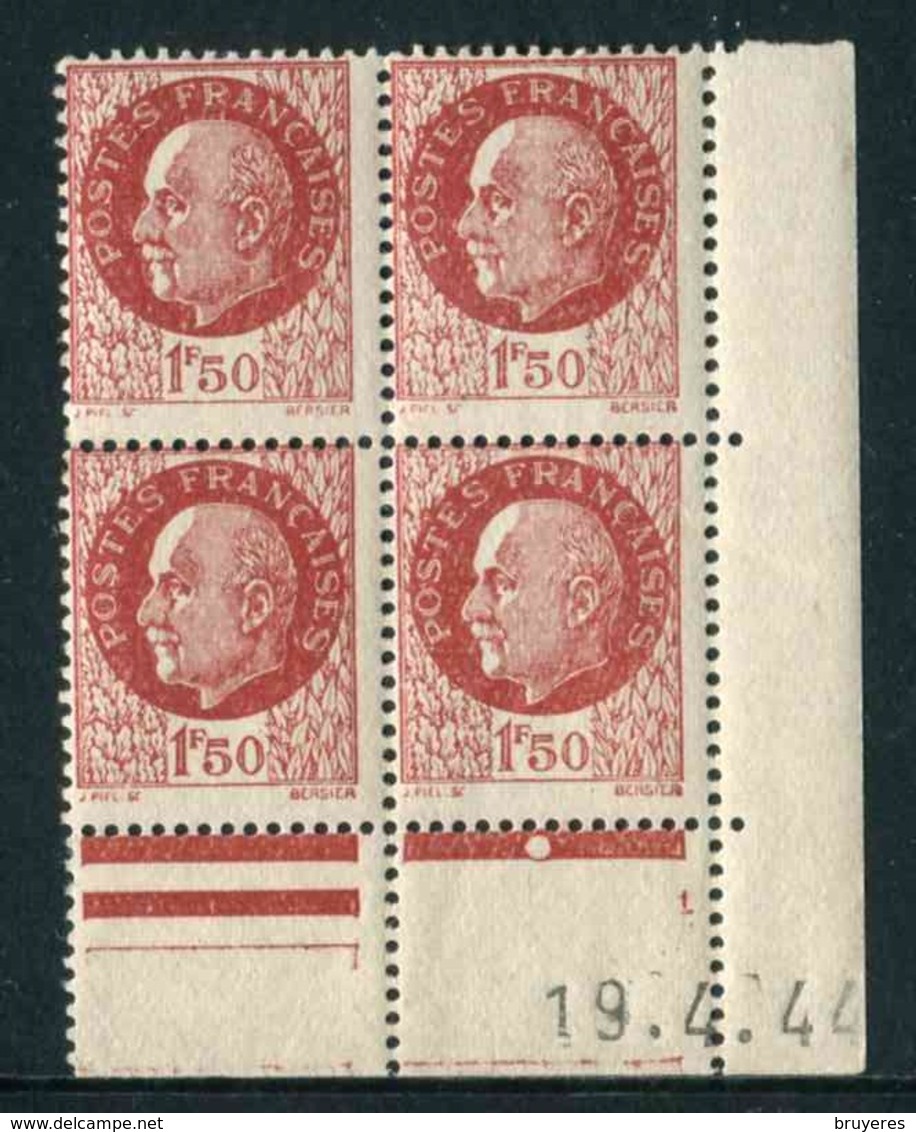 Bloc De 4 Timbres** De 1941-42 "1F50 - Effigie Du Maréchal Pétain (type Bersier)" Avec Date  19.4.44 (1 Point) - 1940-1949