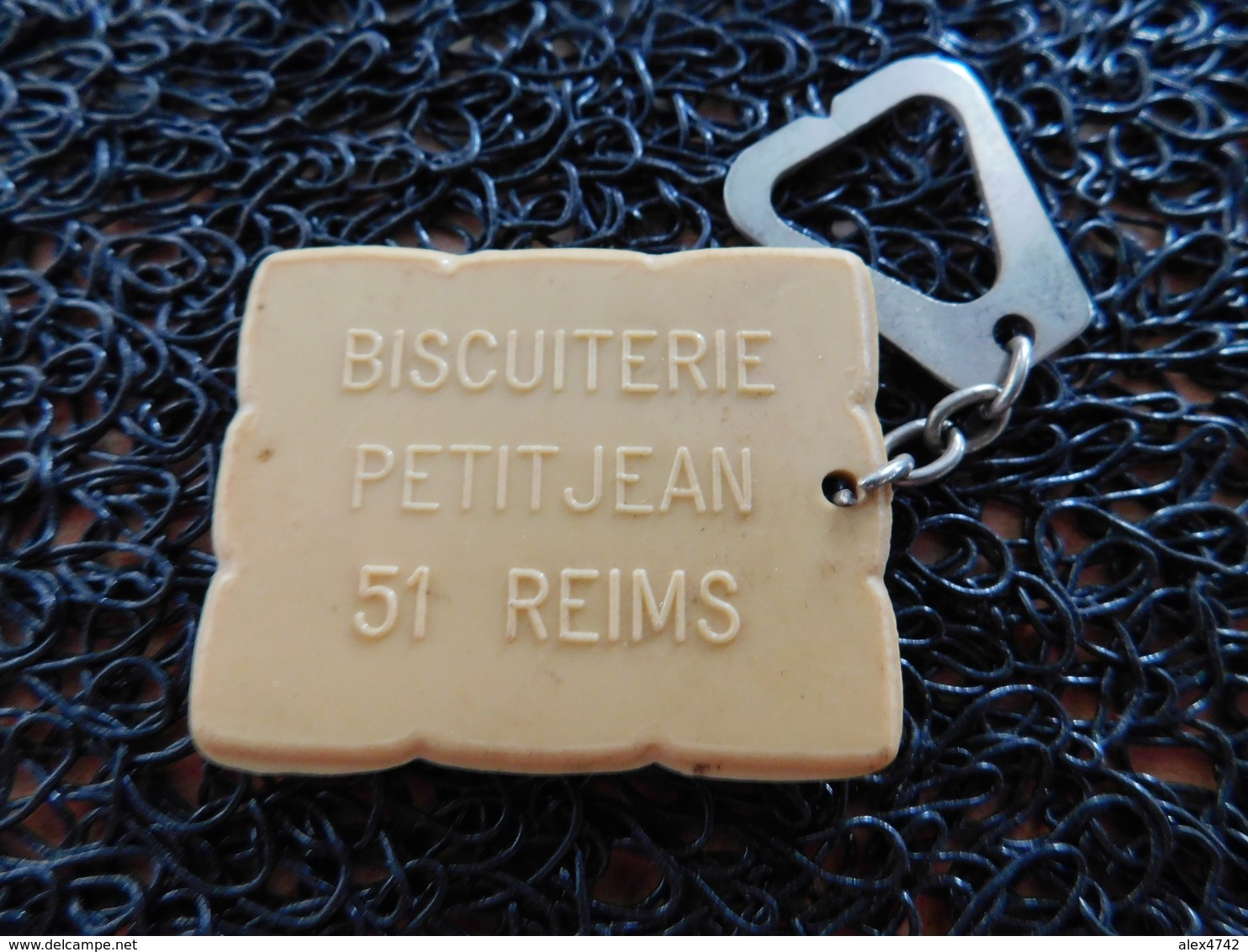 Porte Clefs Petit Jean 51 Reims, Sablé Au Champagne  (BOX 4-3) - Porte-clefs