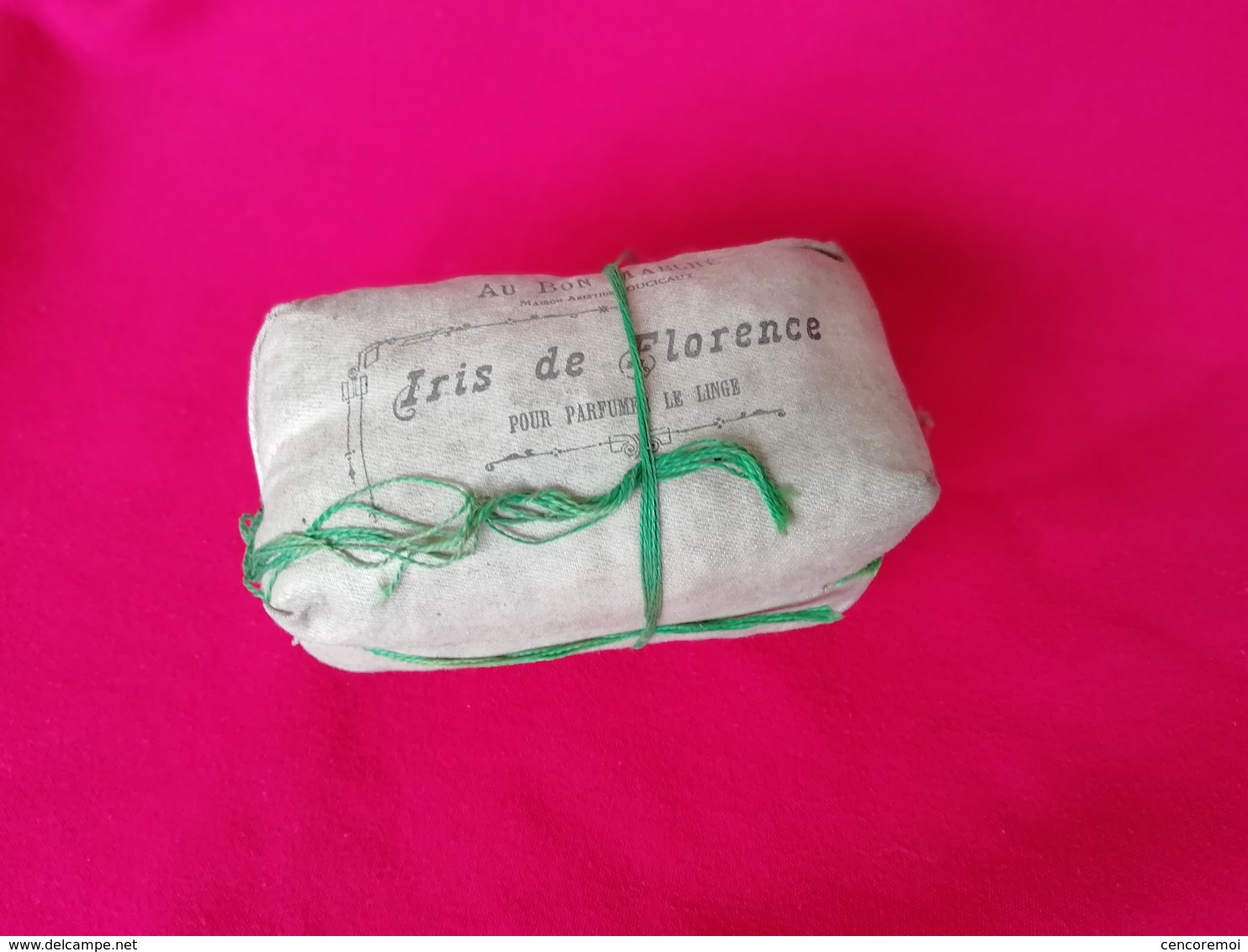 Au Bon Marché, Maison Aristide Boucicaut, Iris De Florence Sachet Pour Parfumer Le Linge - Osos Perfumados