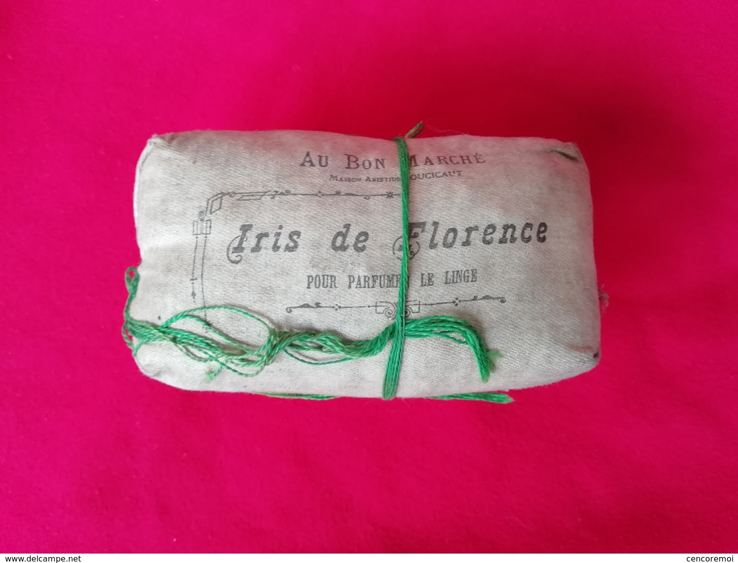 Au Bon Marché, Maison Aristide Boucicaut, Iris De Florence Sachet Pour Parfumer Le Linge - Parfumberen