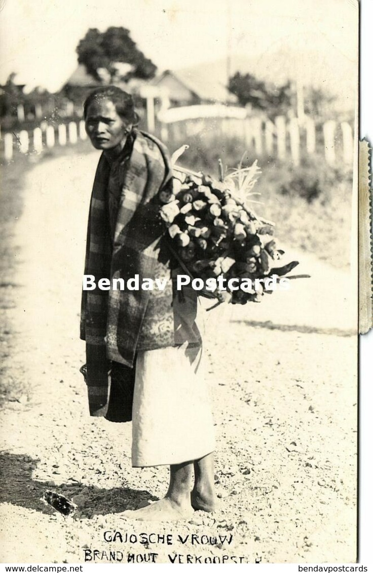 Indonesia, SUMATRA, Atjeh Aceh, Native Gayo Woman, Firewood Seller (1938) RPPC - Indonesië