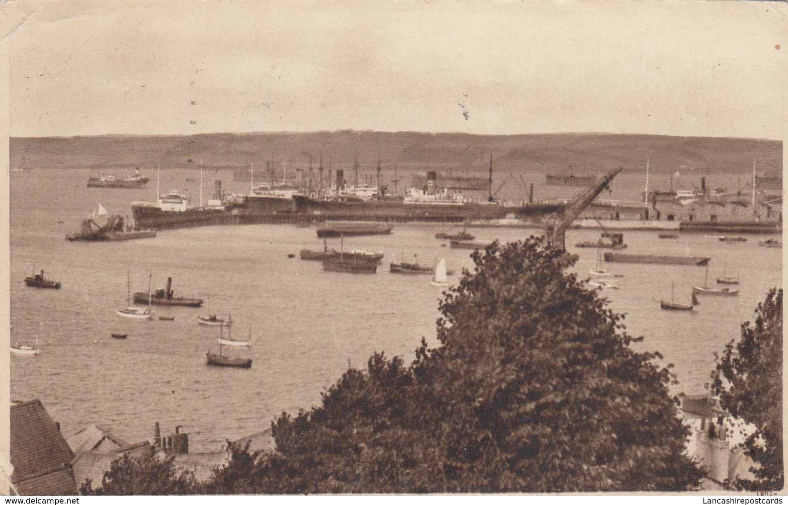 Postcard The Docks Falmouth Cornwall PU Penzance 1945 [ Shipping Interest ]  My Ref  B13584 - Steamers