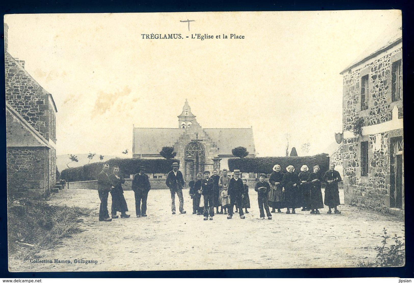 Cpa Du 22  Tréglamus L' église Et La Place  -- Près De Guingamp  LZ18 - Guingamp