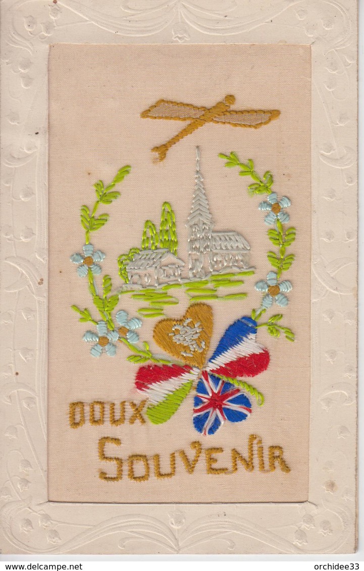 CPA Brodée "Doux Souvenir" - Avec Trèfle à Quatre Feuilles Aux Couleurs Des Alliés, Avion, Village - Embroidered